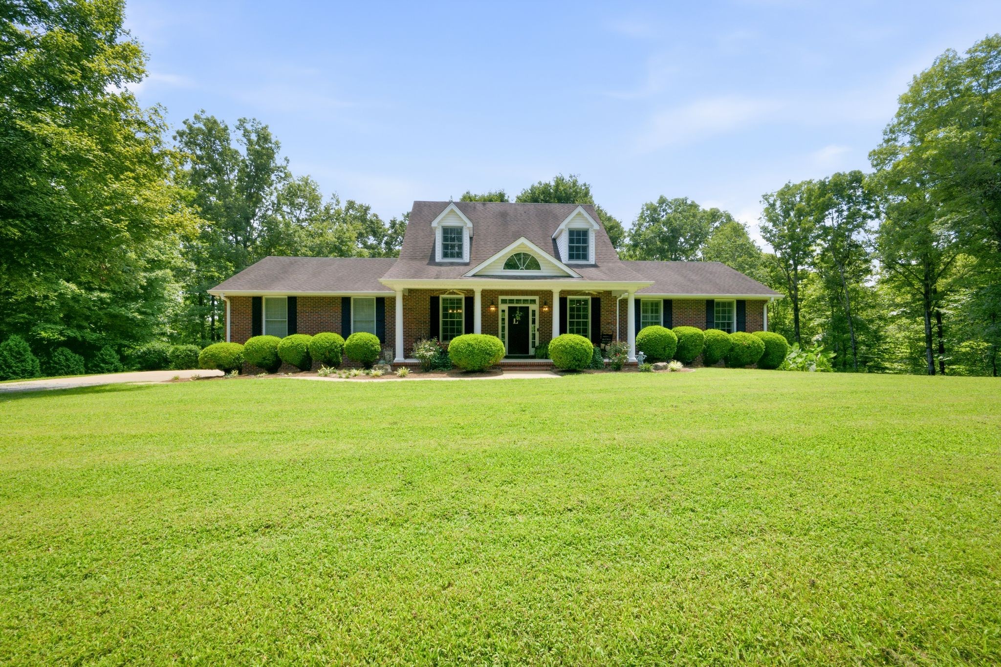 349 Parkview Ln