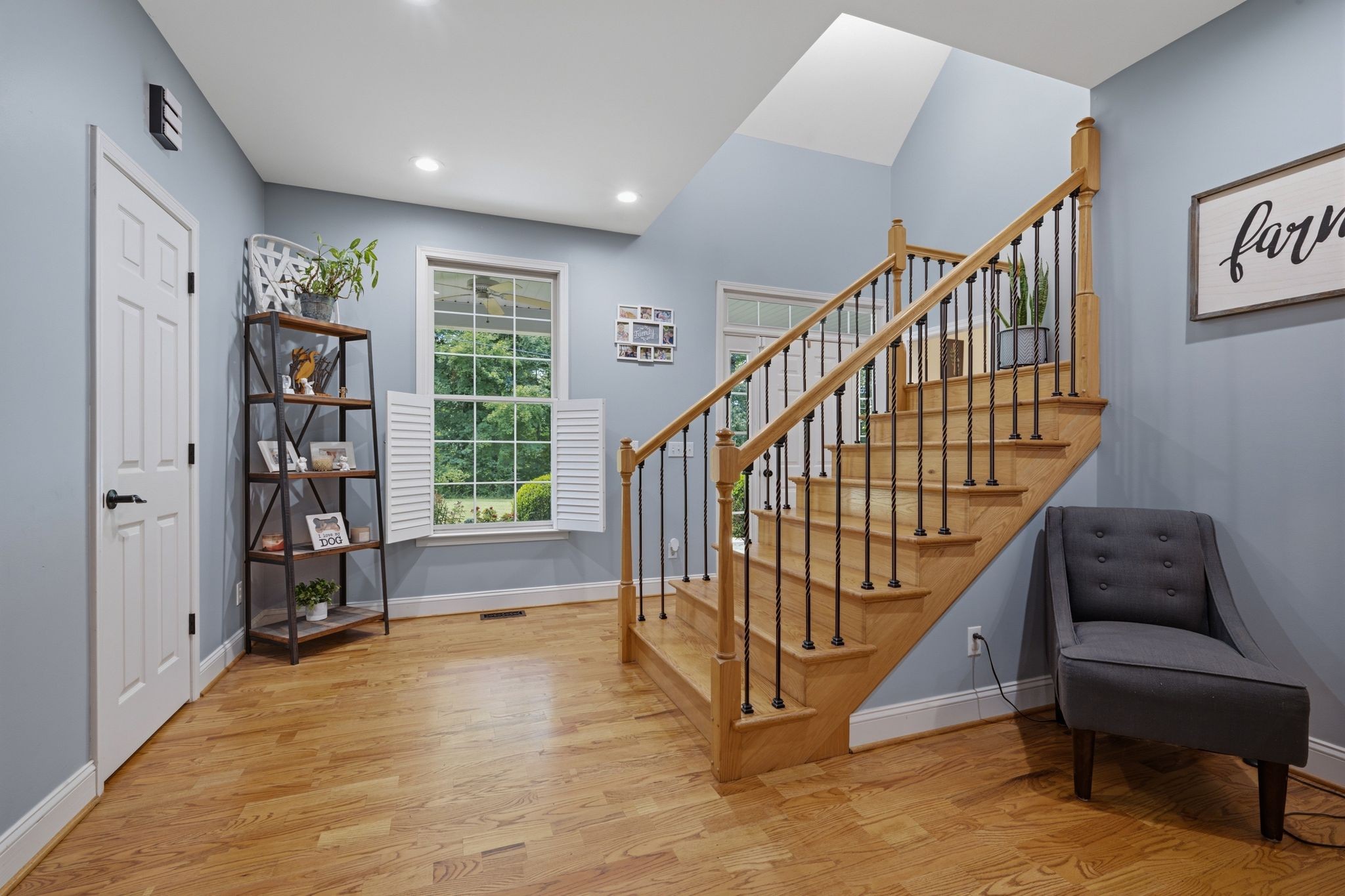 349 Parkview Ln