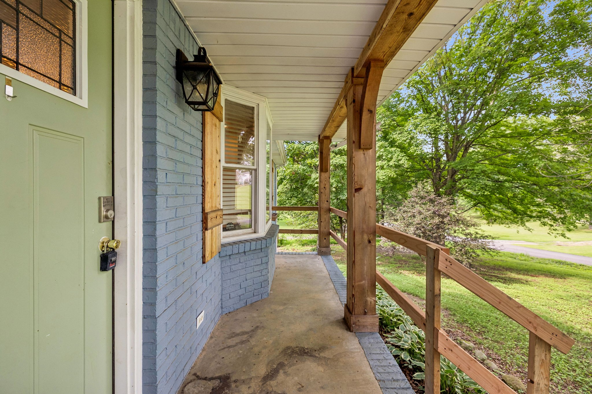 707 Darrow Dr