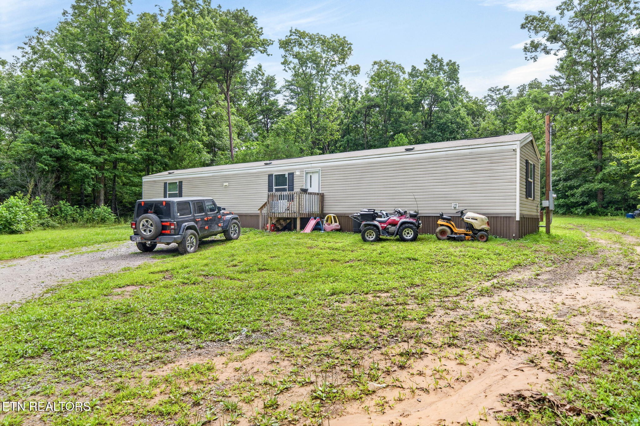 460 Jim Garrett Rd