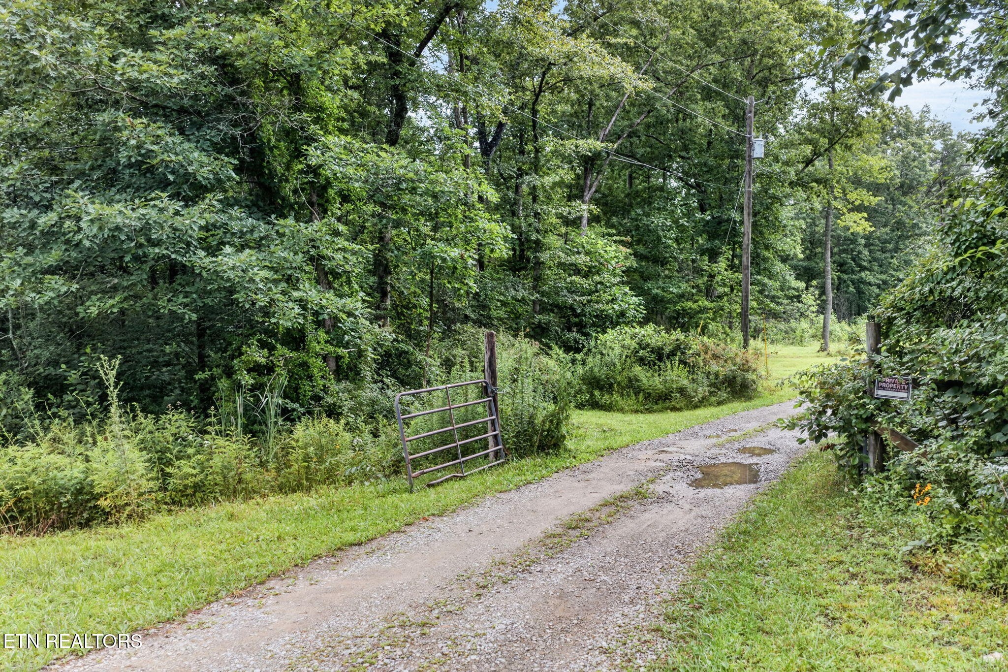 460 Jim Garrett Rd