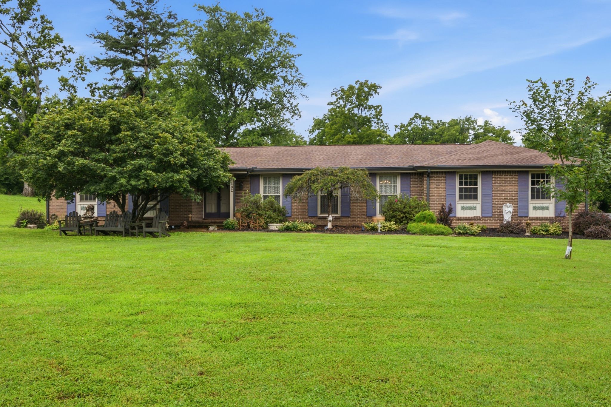 402 Ellington Dr