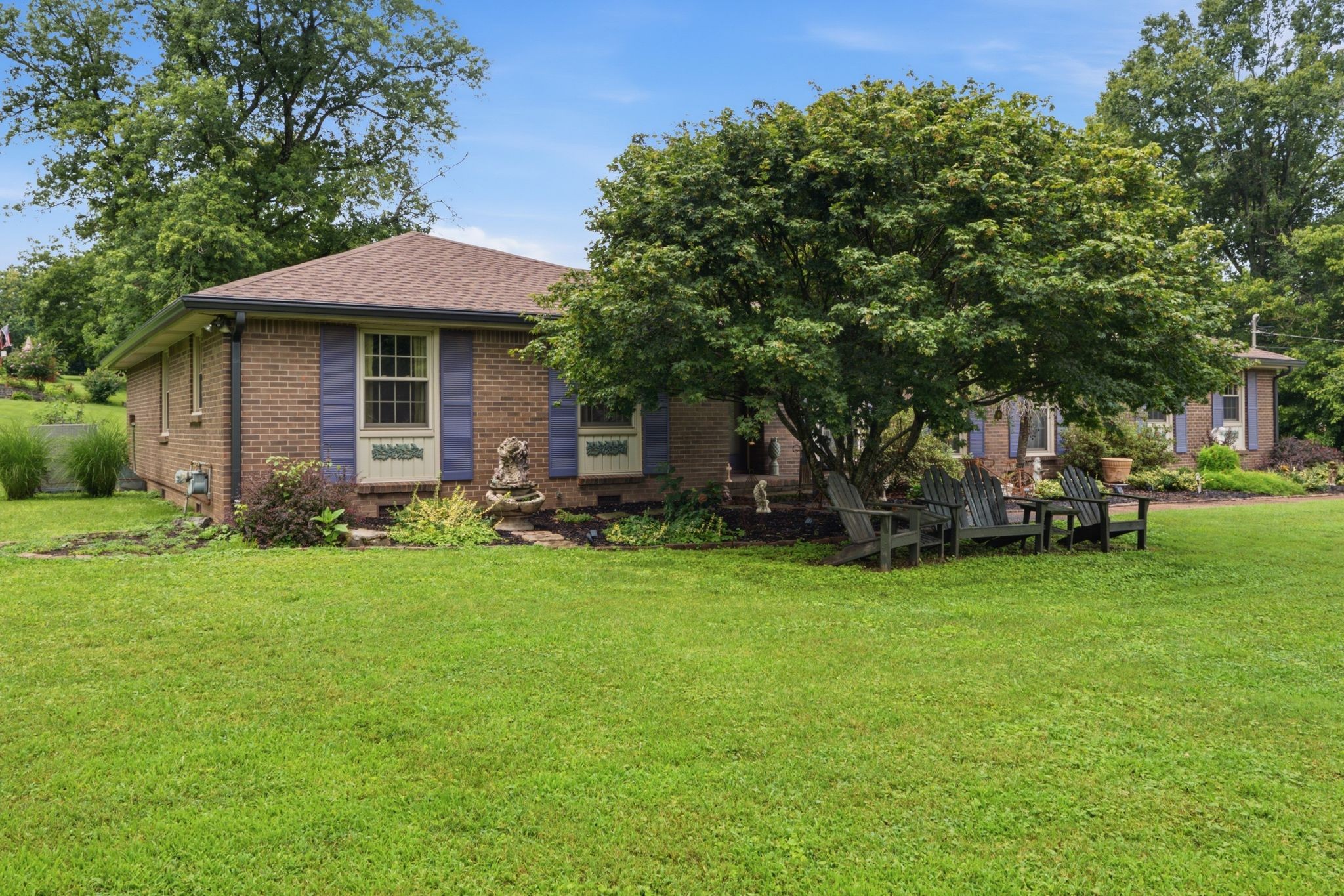 402 Ellington Dr