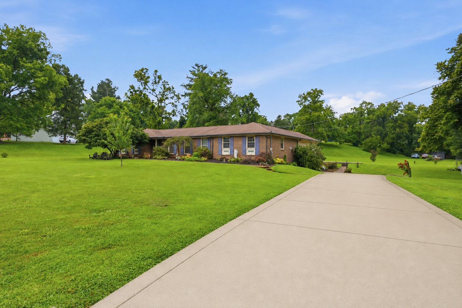 402 Ellington Dr
