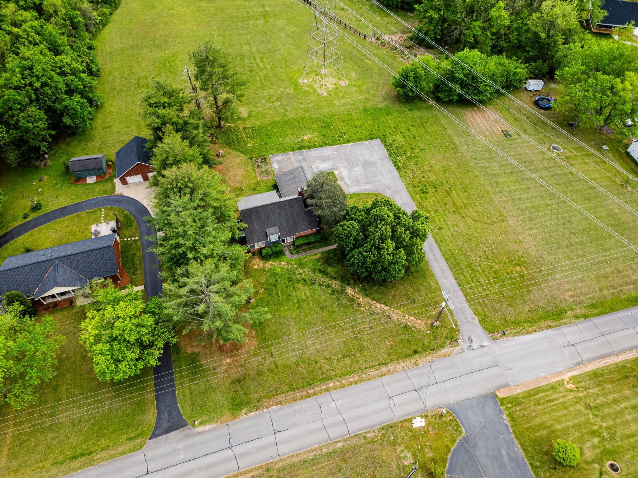 674 Lakeside Dr