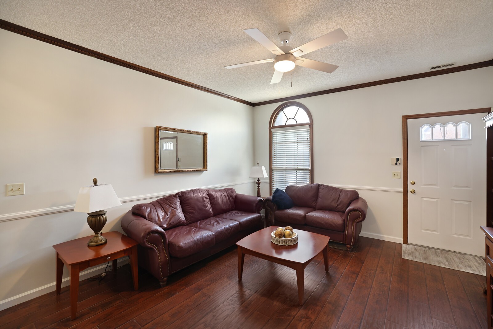 306 Hickory Pl