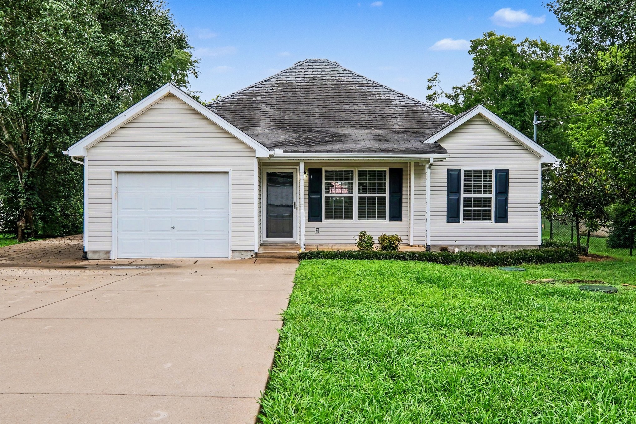 107 Breeze Dr