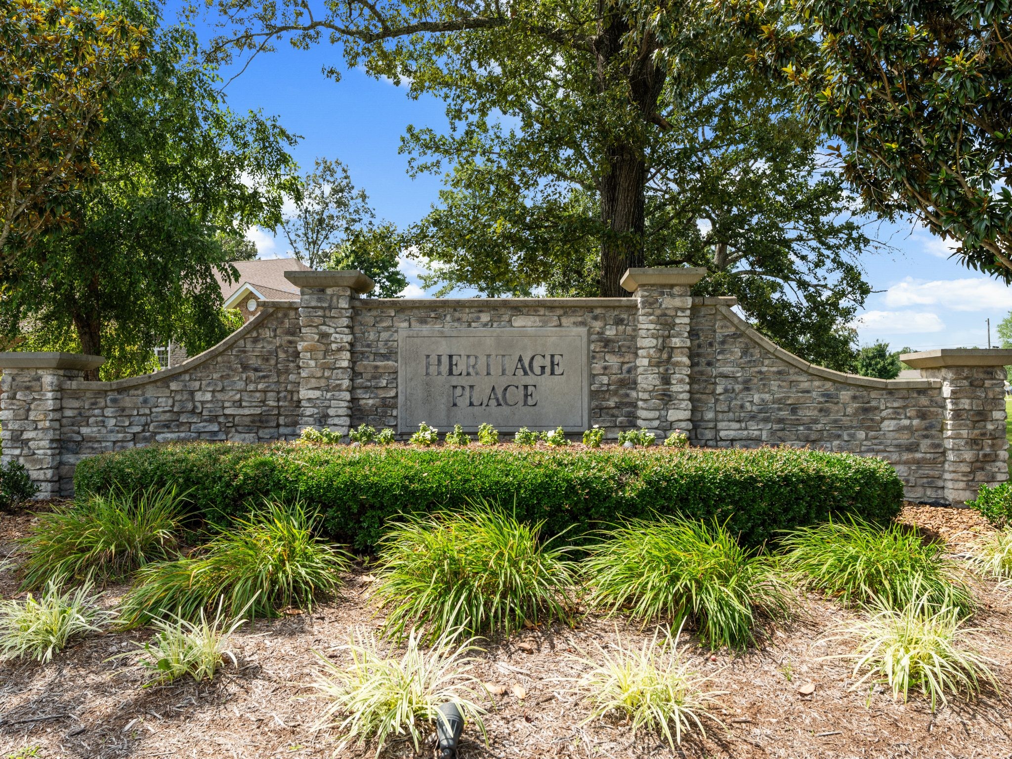 142 Heritage Cir