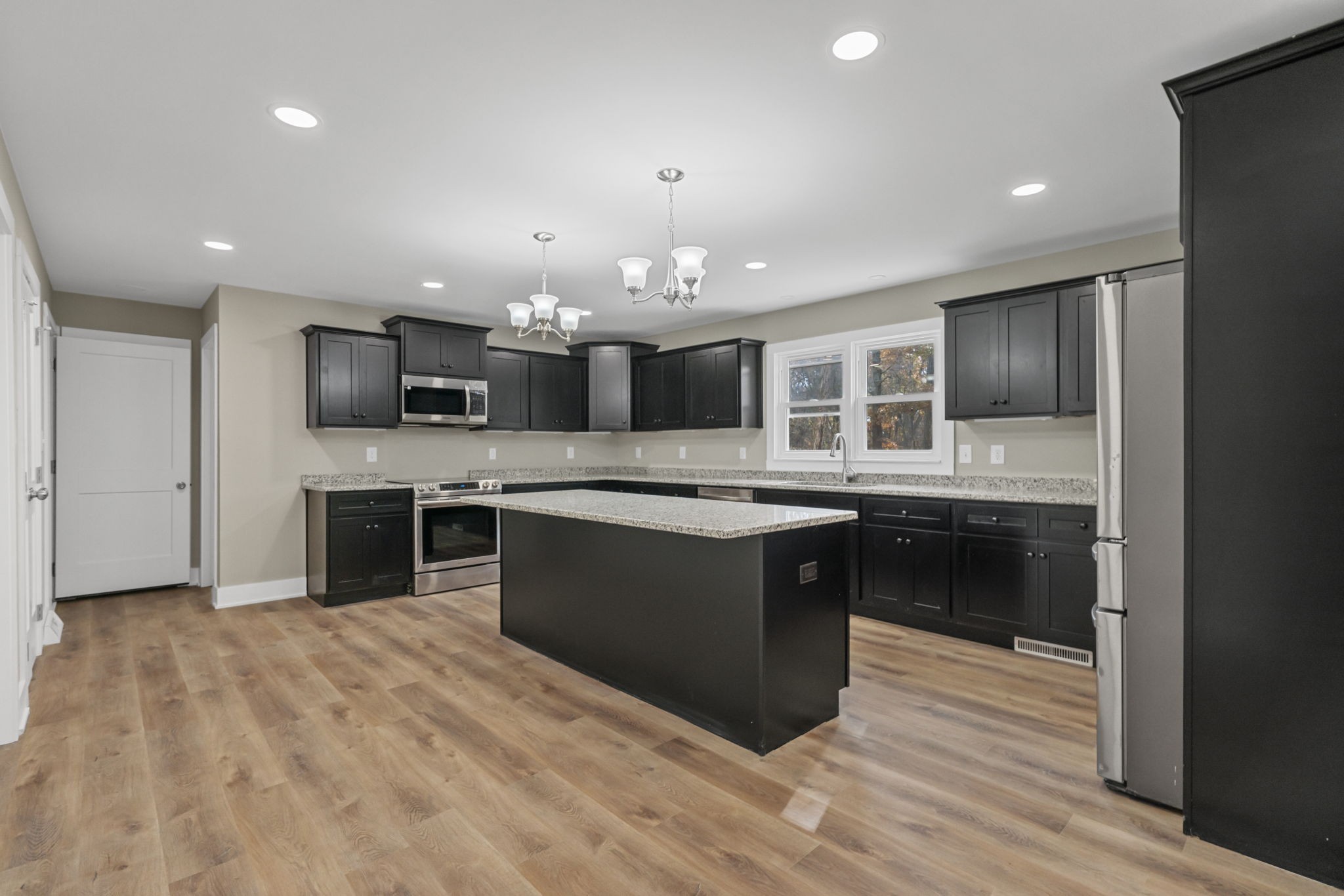 104 W Longview Dr