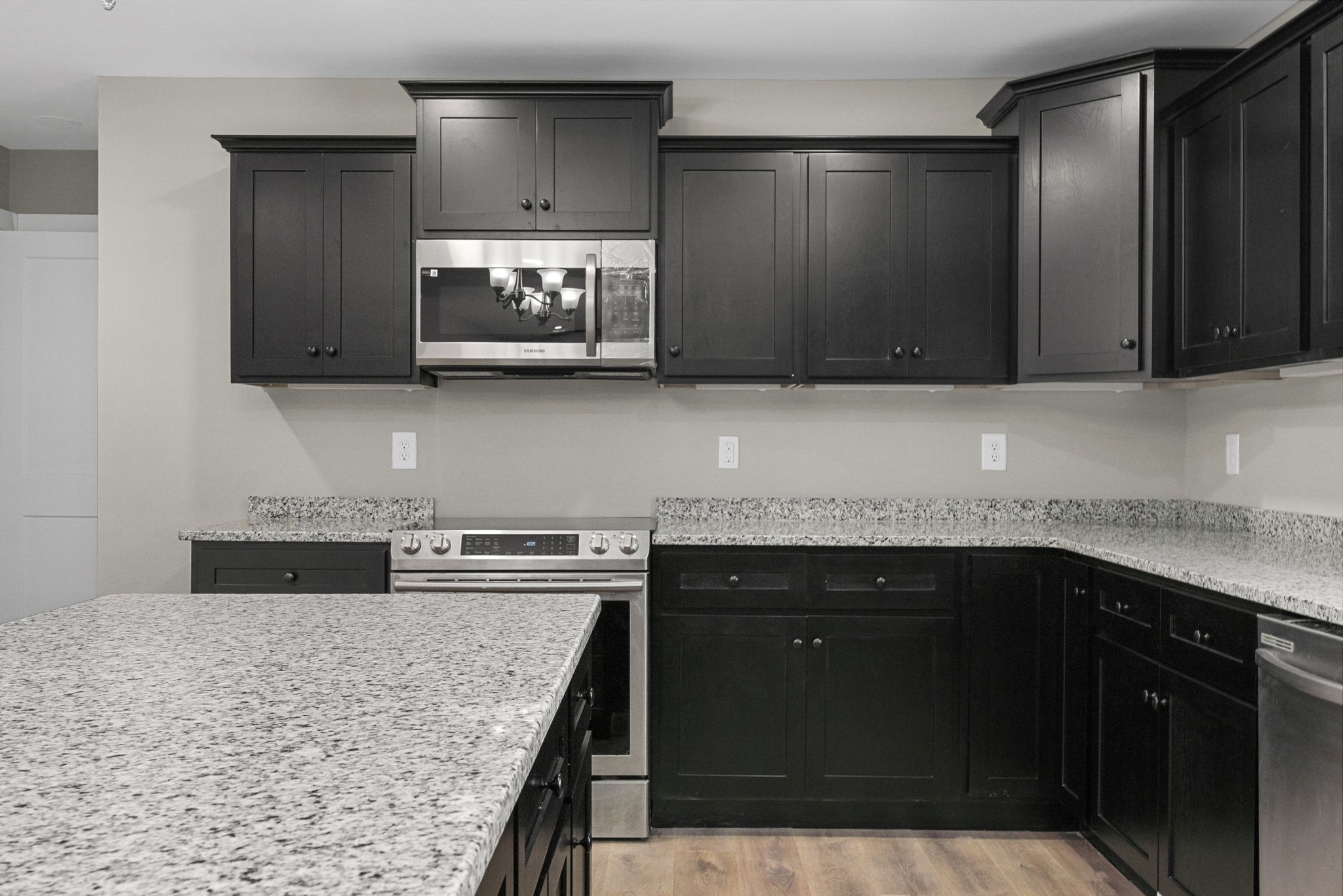 104 W Longview Dr