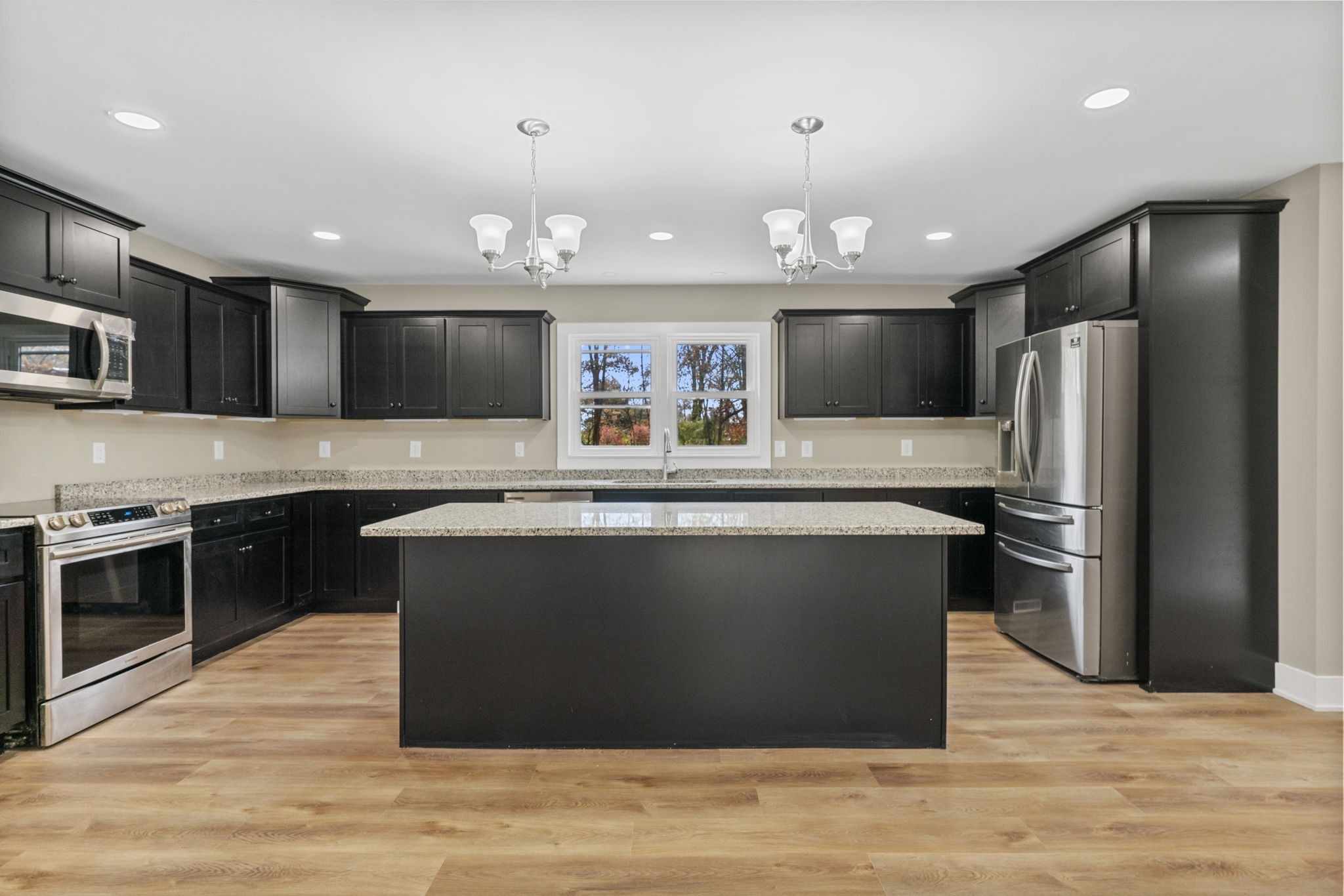104 W Longview Dr