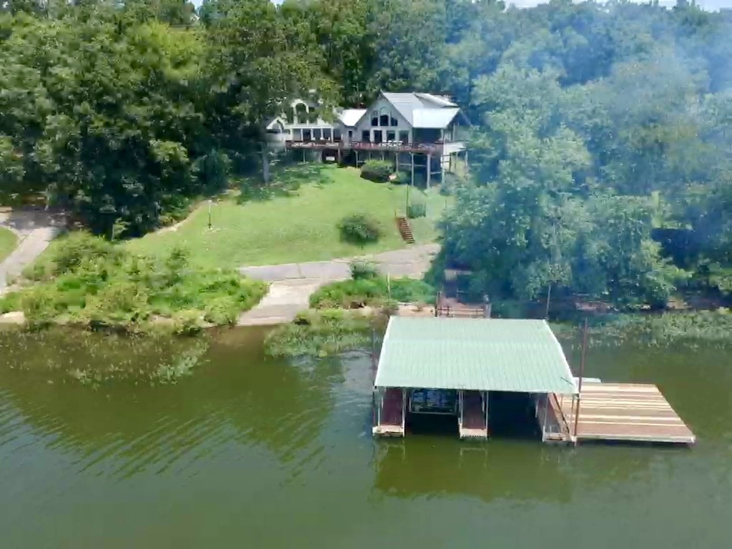 421 Bluff Point Ln