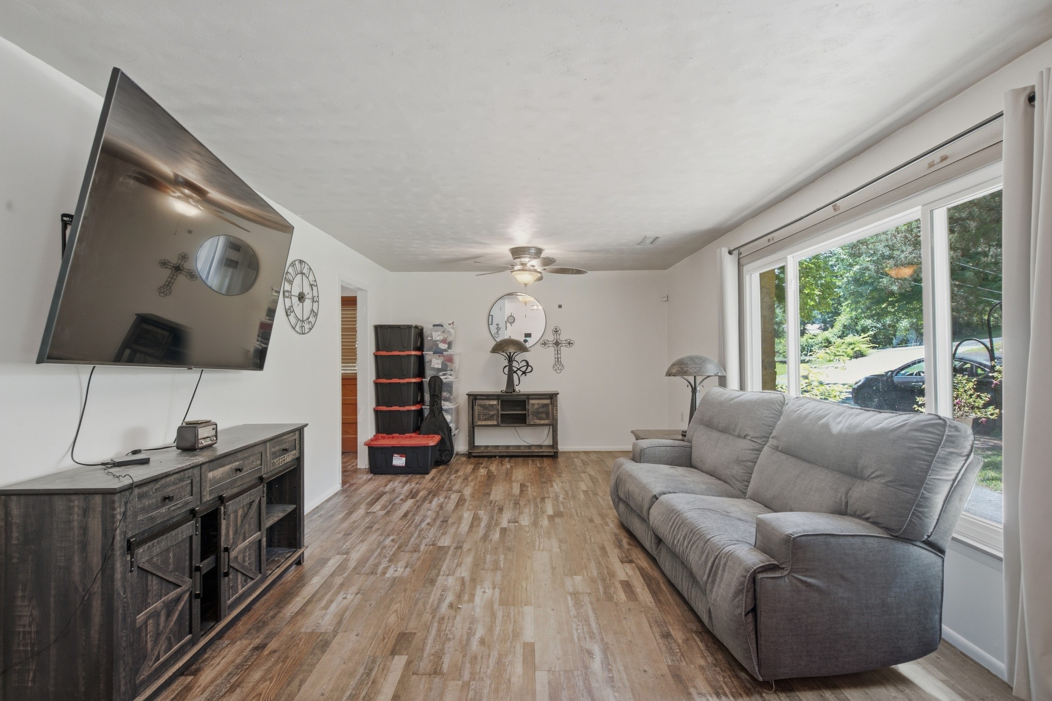 215 Wallace Dr
