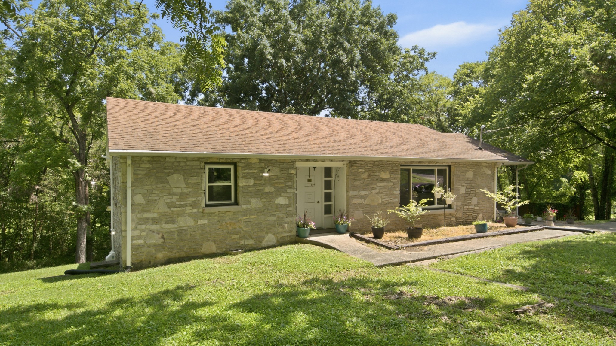 215 Wallace Dr
