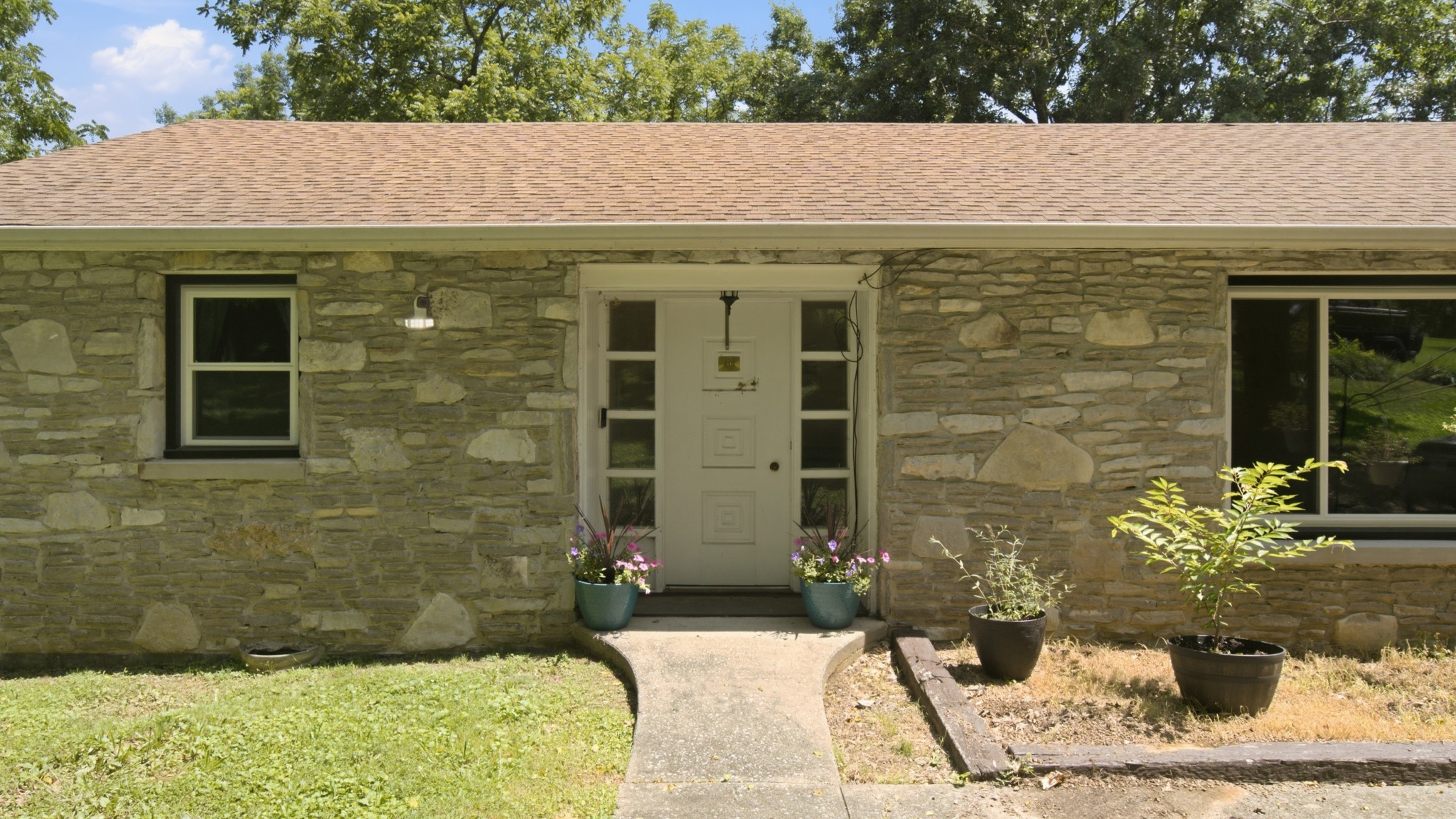 215 Wallace Dr