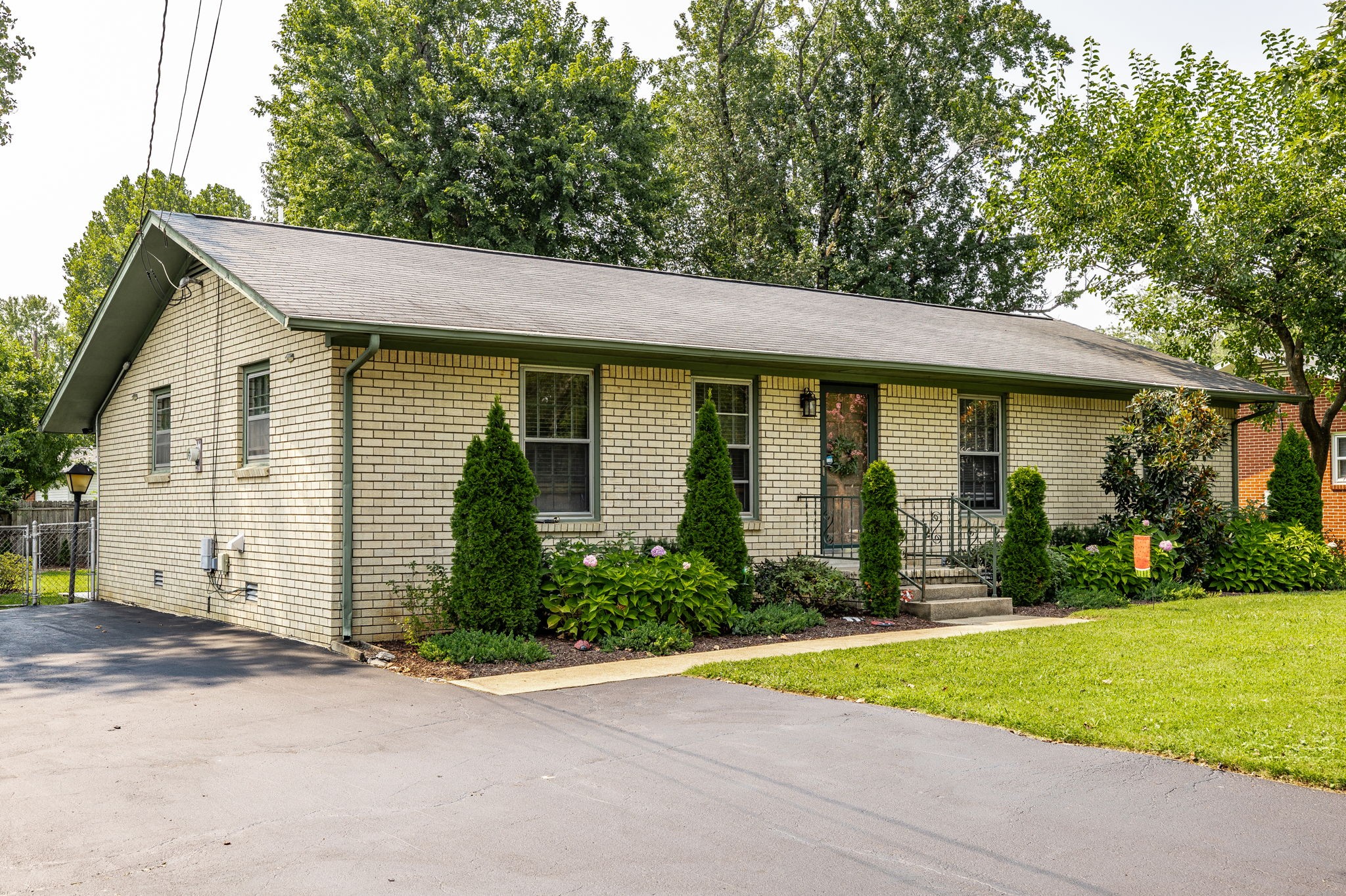 934 Temple Ct