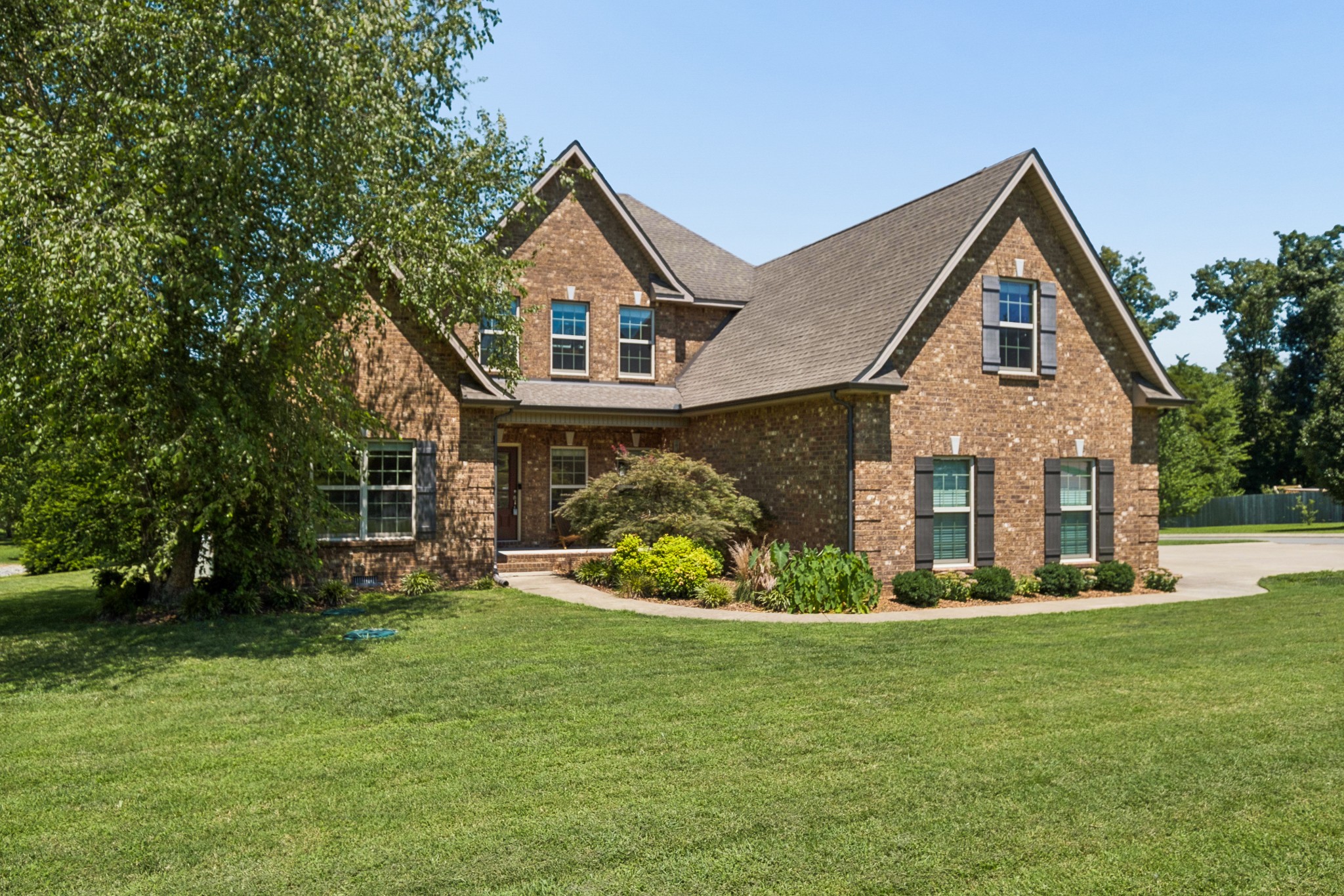 804 Twin View Dr