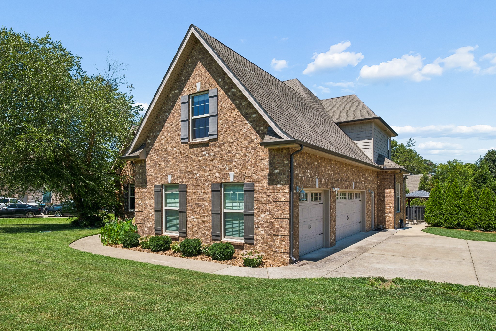 804 Twin View Dr