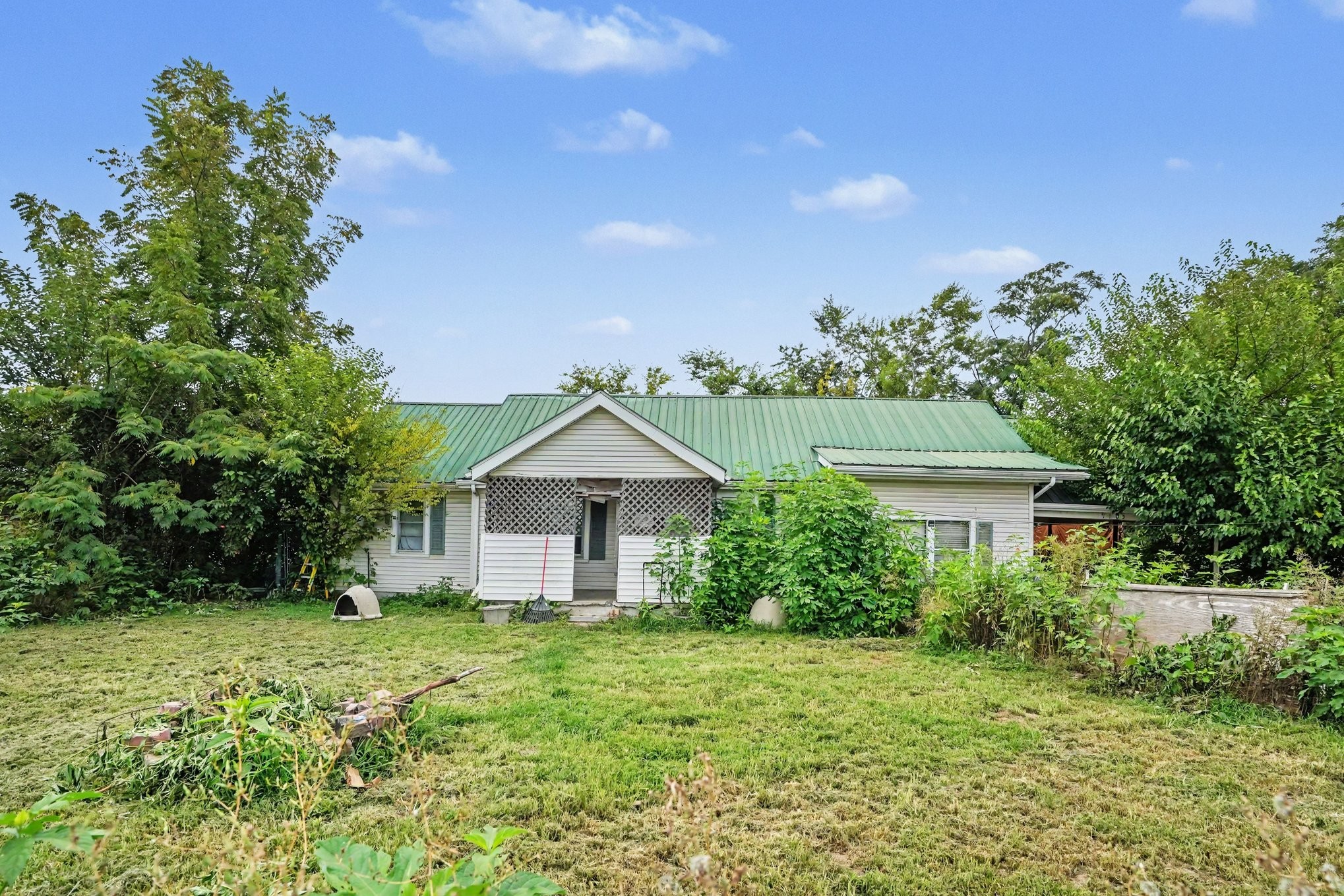 9105 Old Highway 52