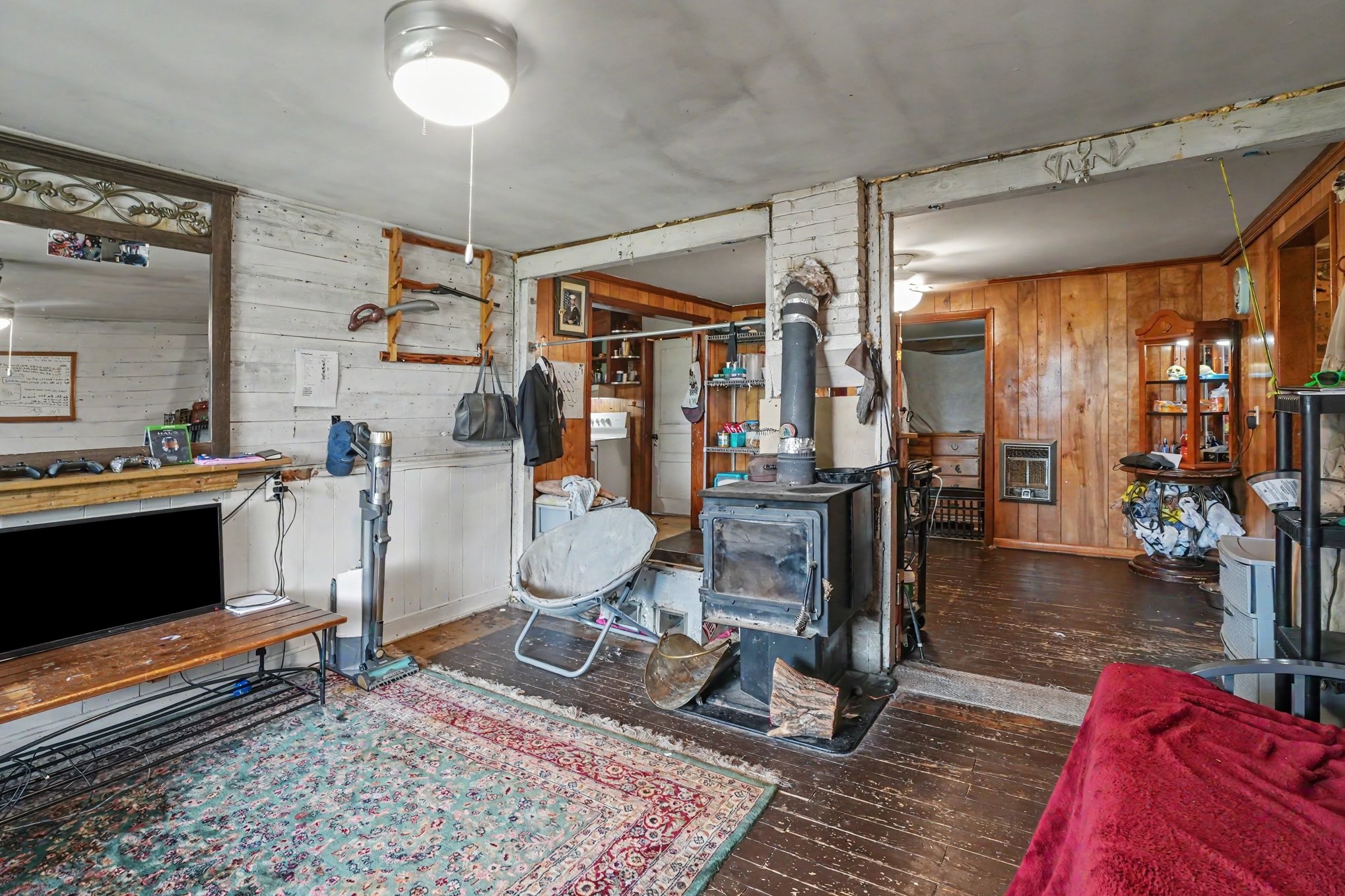 9105 Old Highway 52