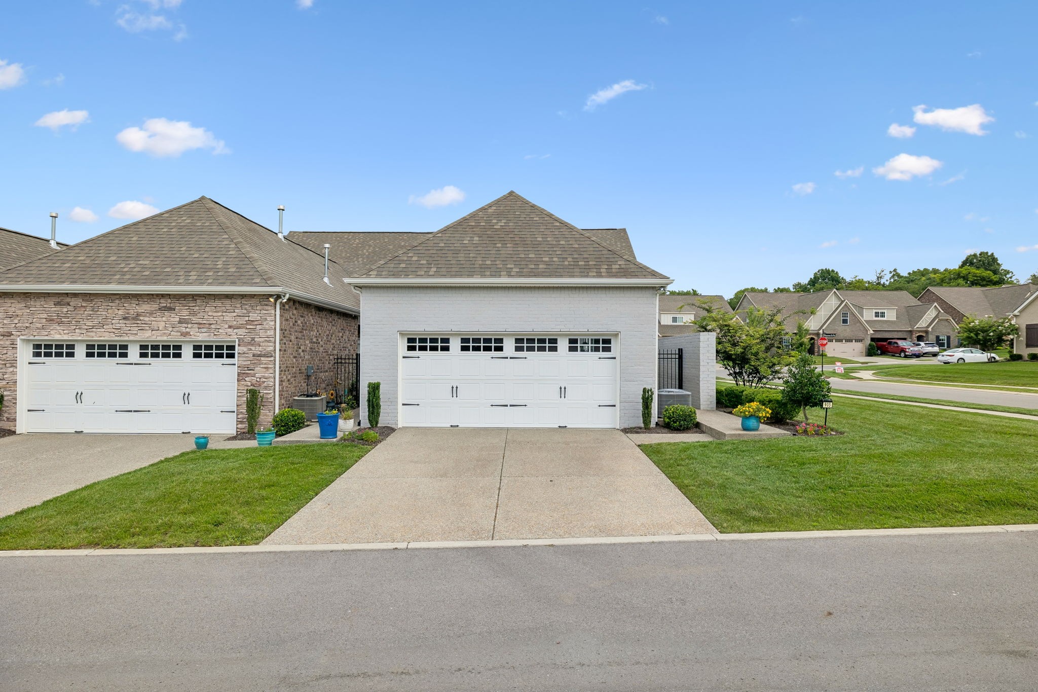 903 Meadowcrest Way