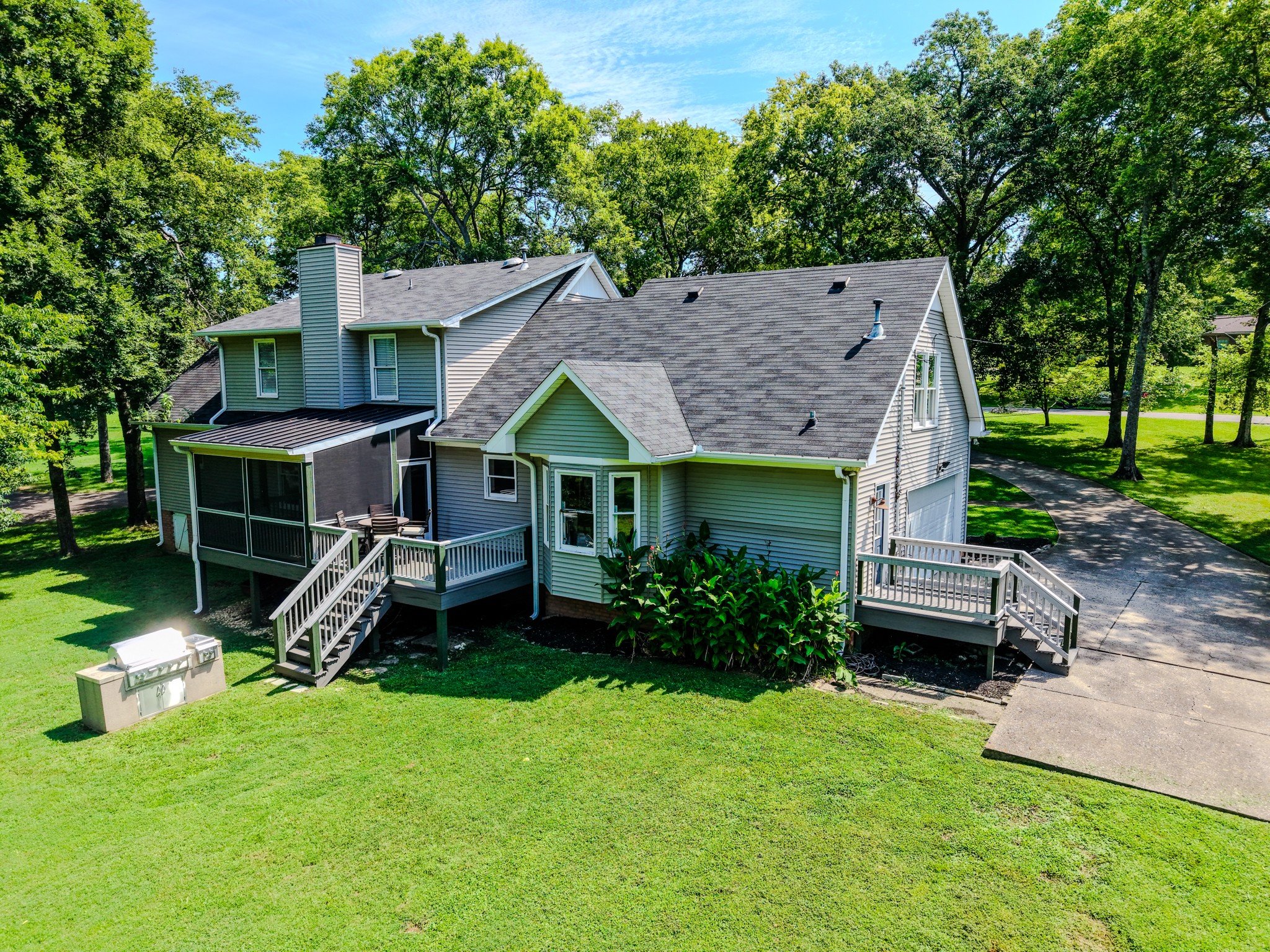 242 Lake Terrace Dr