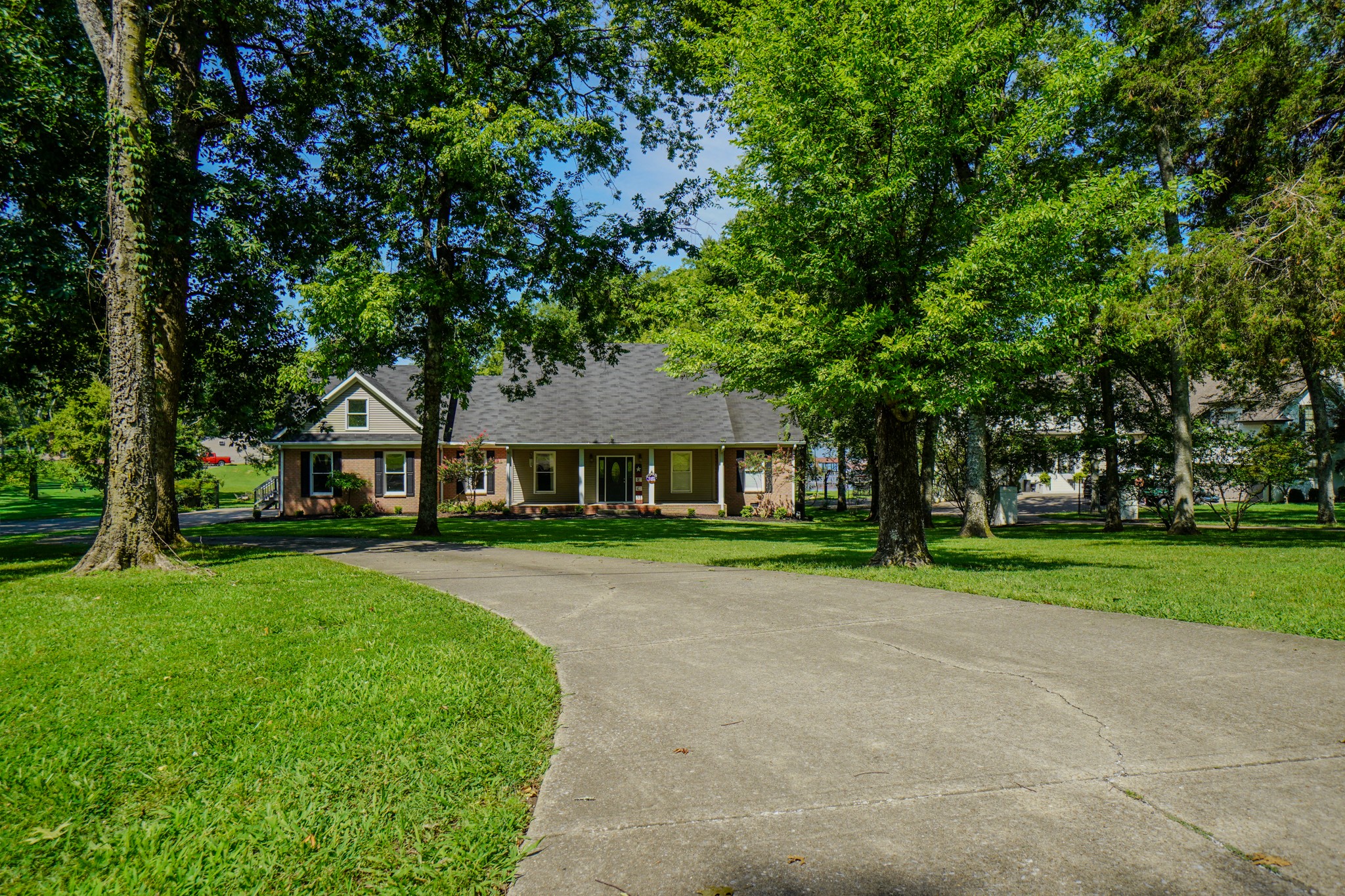 242 Lake Terrace Dr