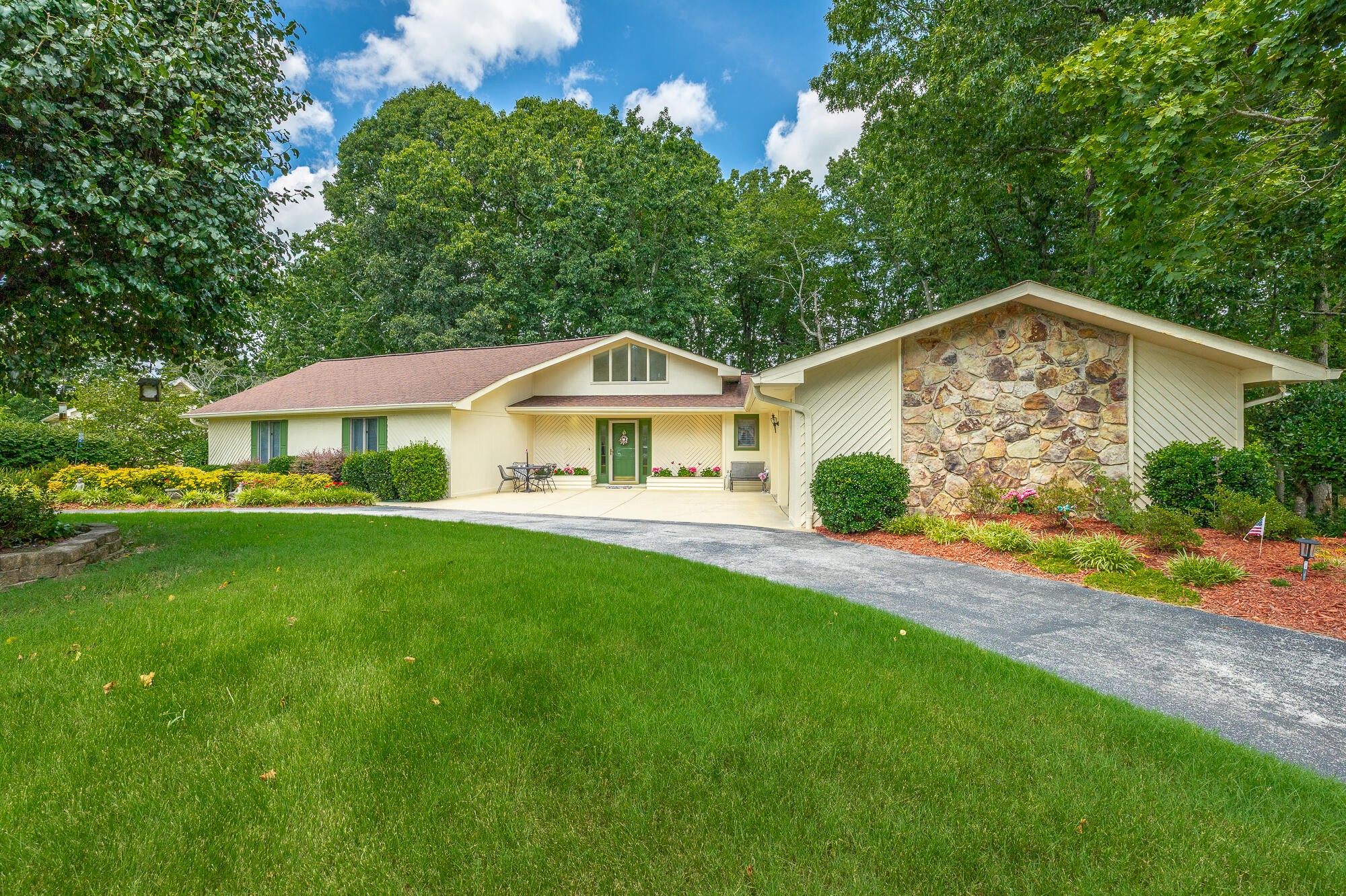 6422 Lake Shadows Circle