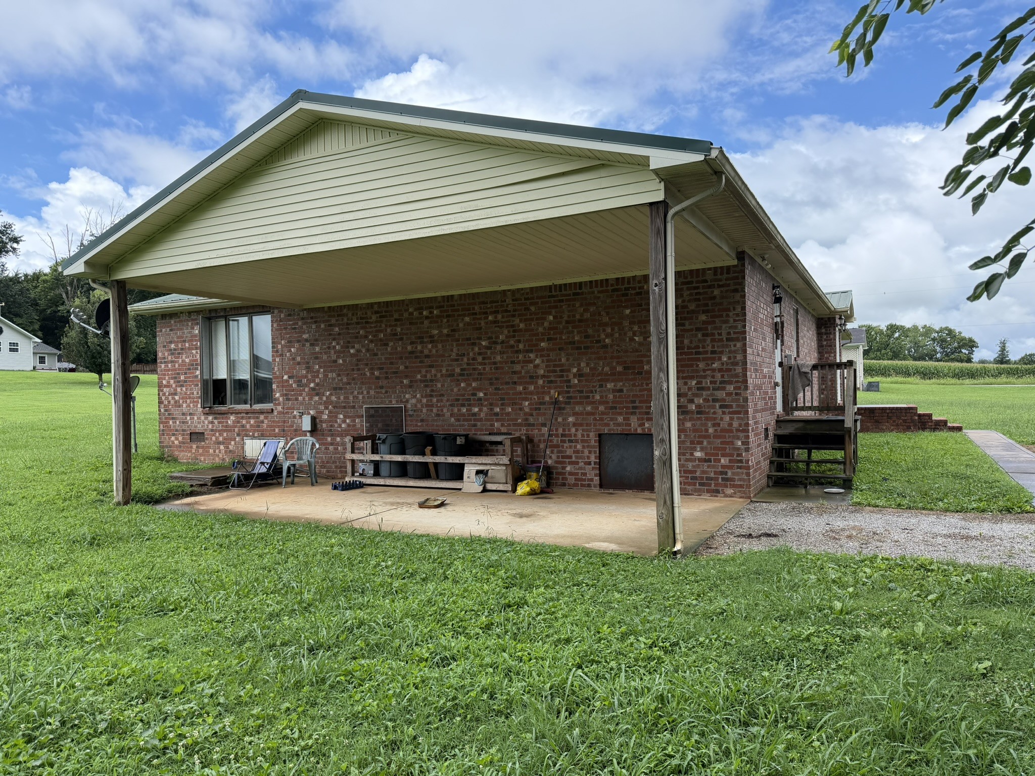 1325 Joyce Ln