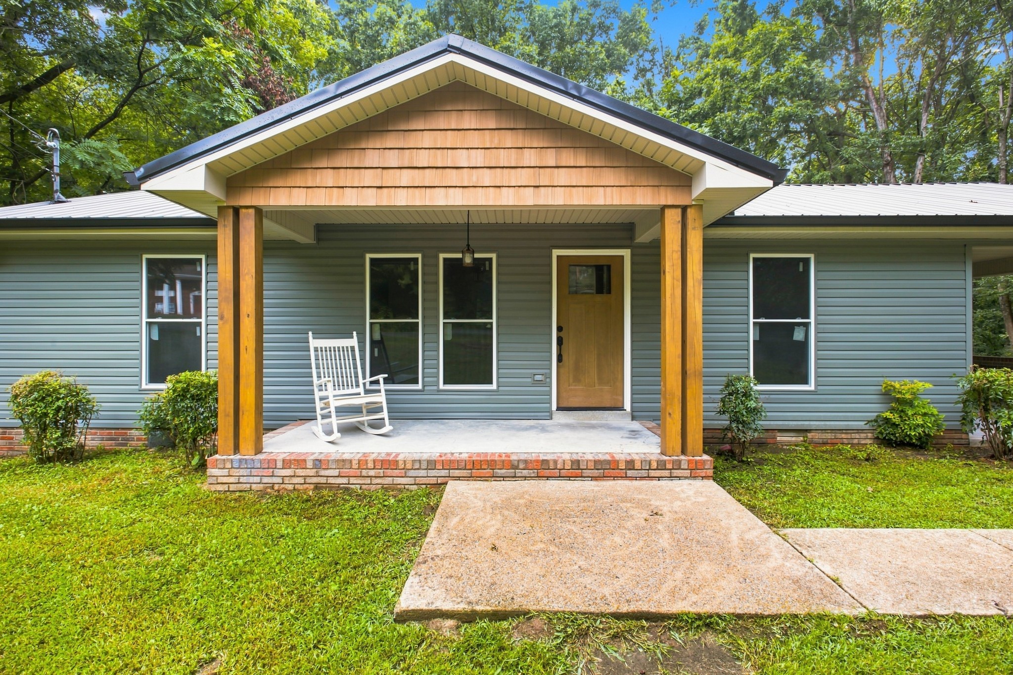 1121 Blake Road