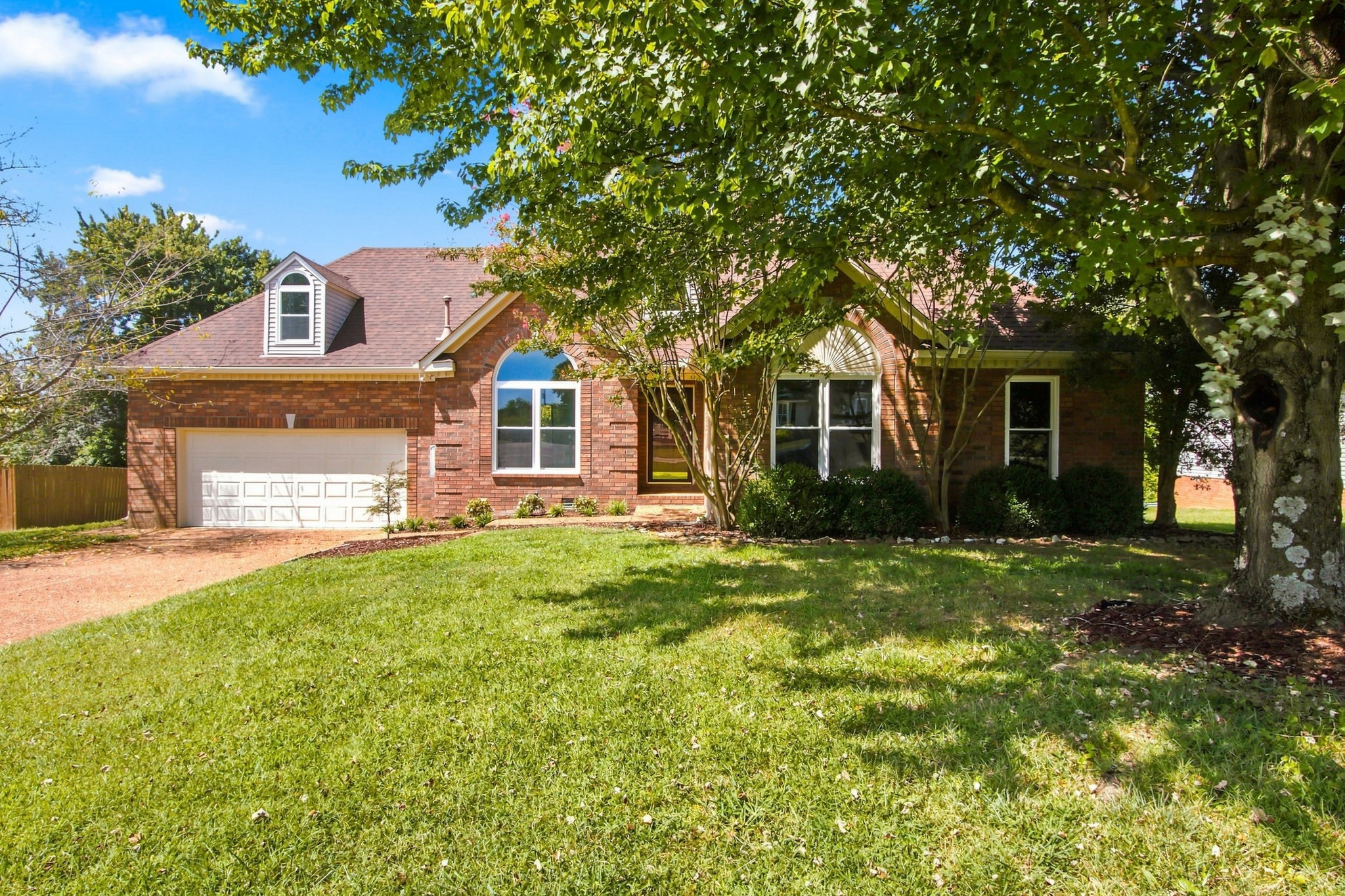 2946 Iroquois Dr