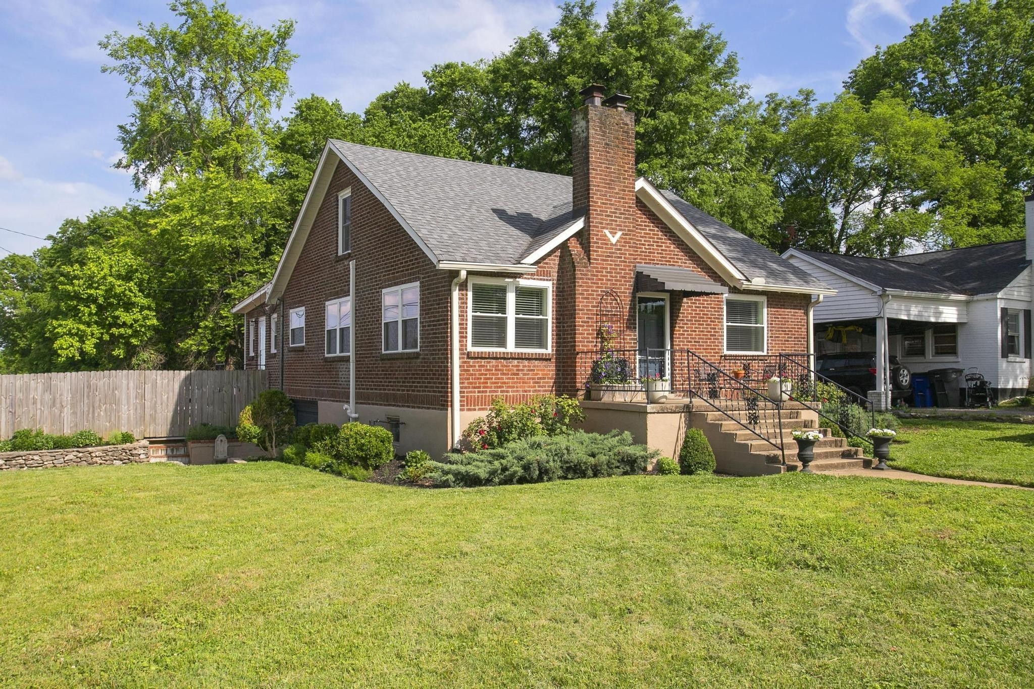 806 Fleming St