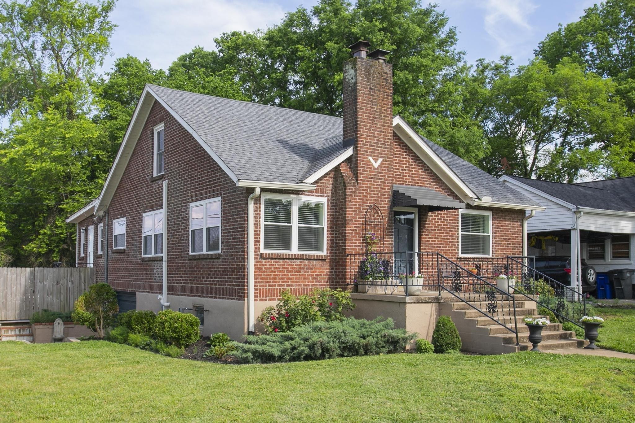 806 Fleming St