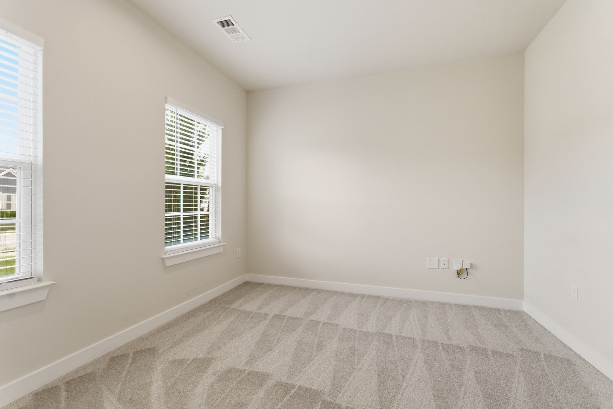 2943 Kellner Dr