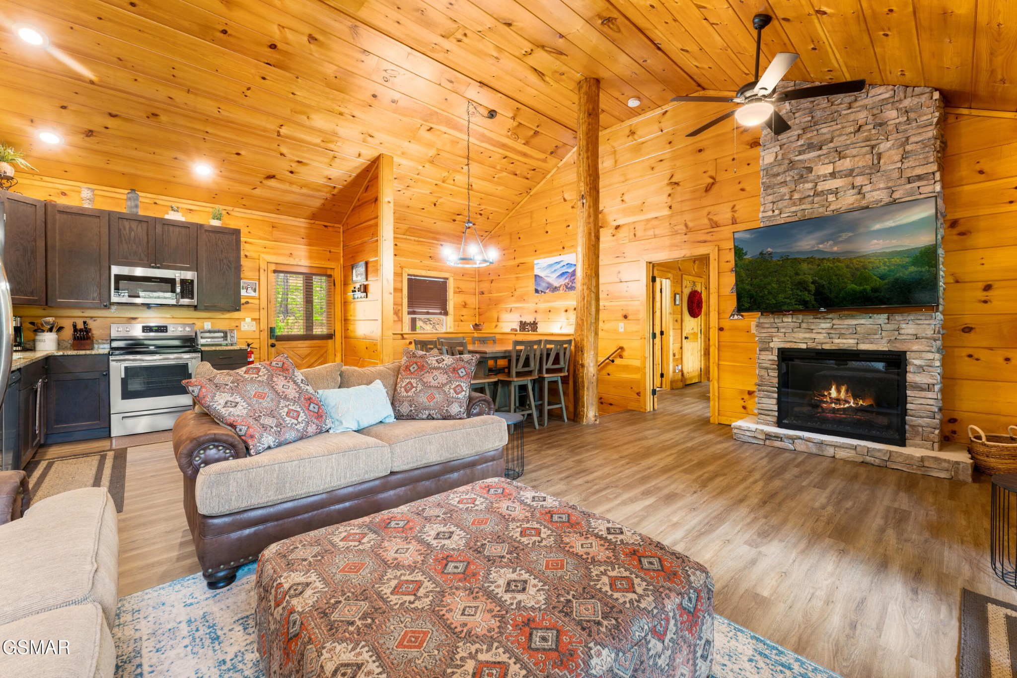 1533 Bear Valley Road