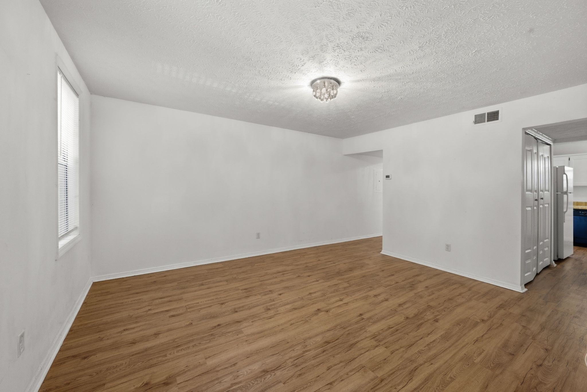 211 Oak Grove Dr