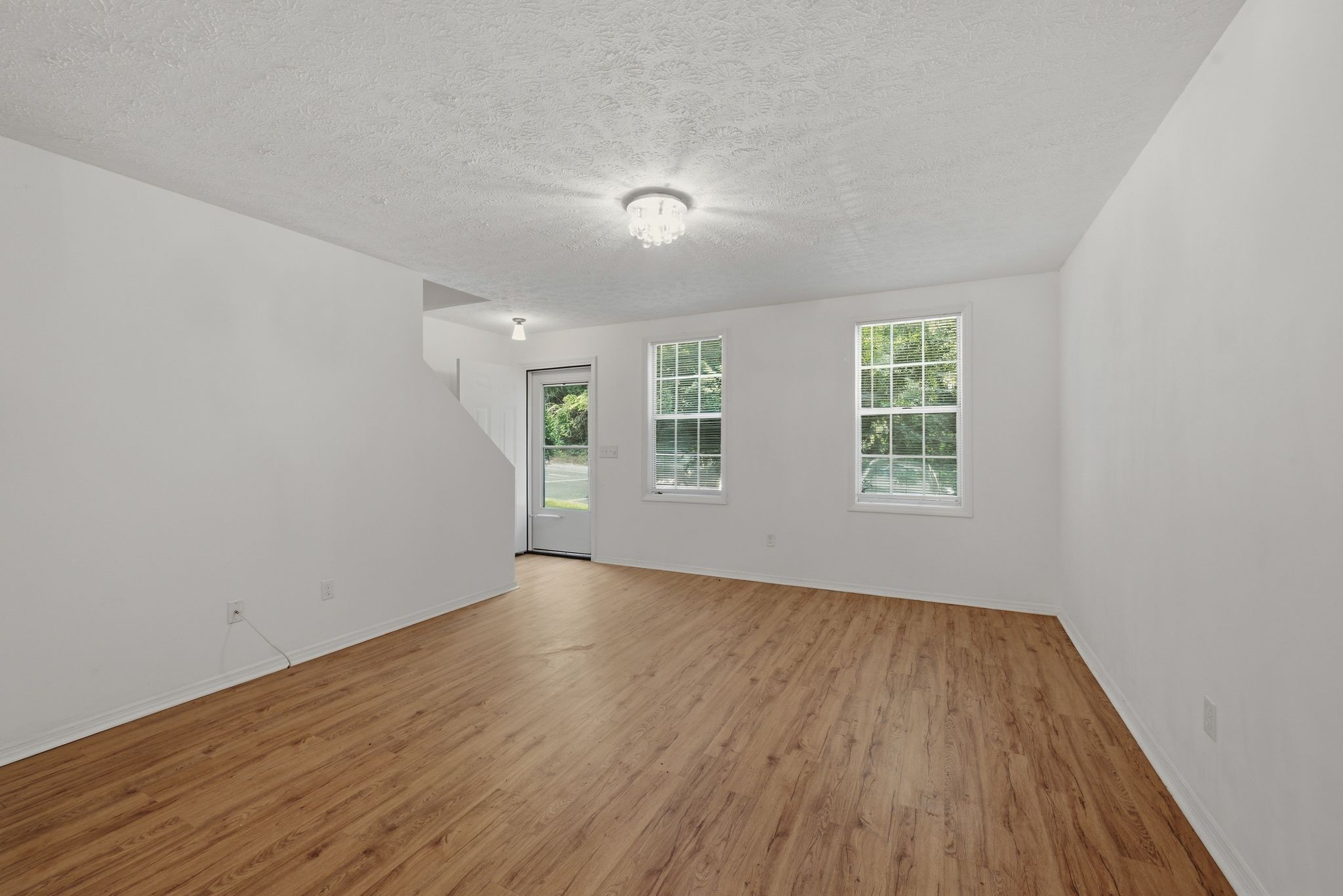 211 Oak Grove Dr
