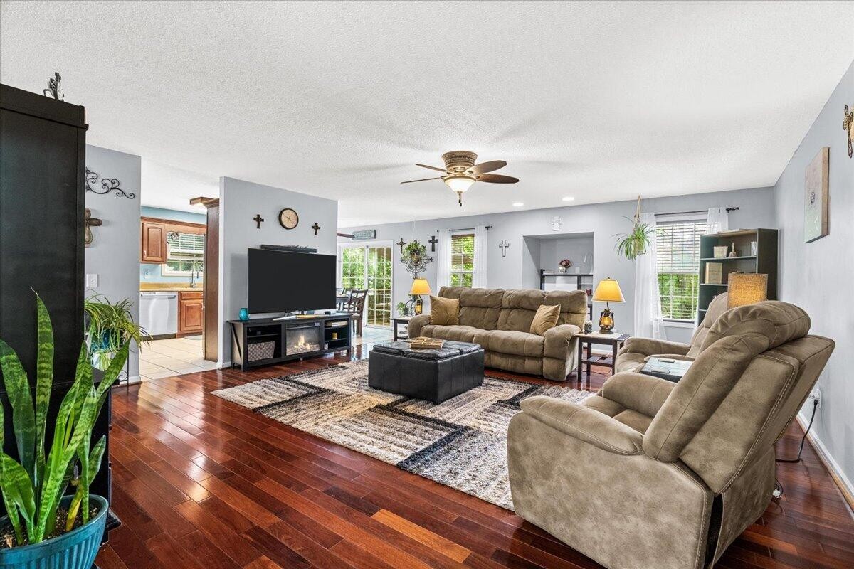 318 Eaglebend Drive