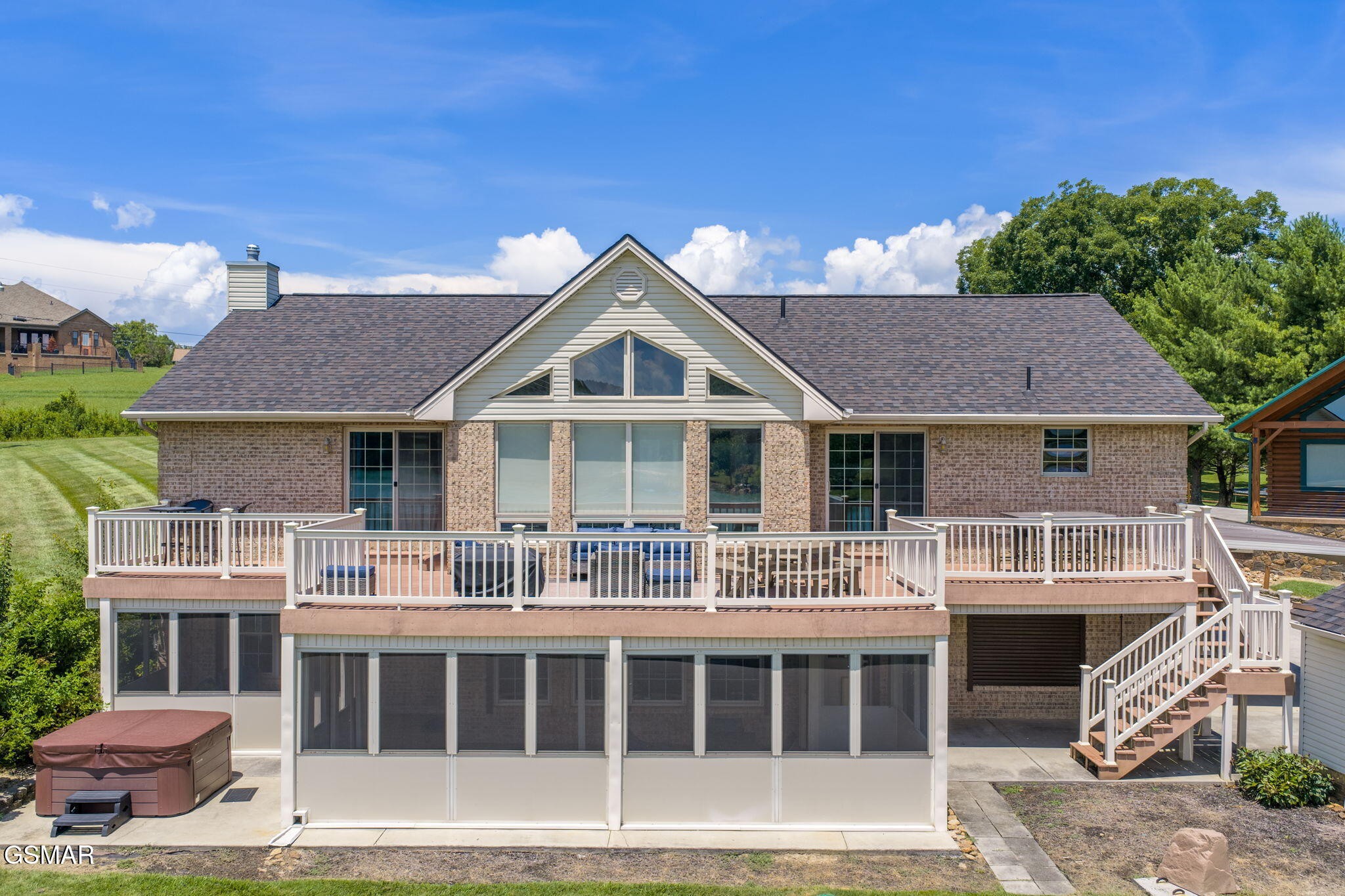 1820 Harbor Hills Lane