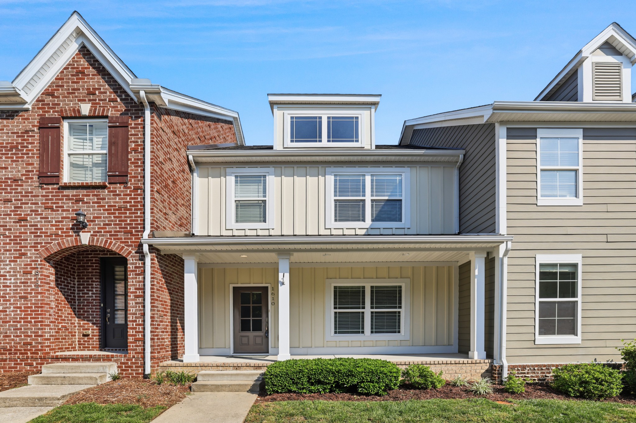 1610 Shadow Green Dr
