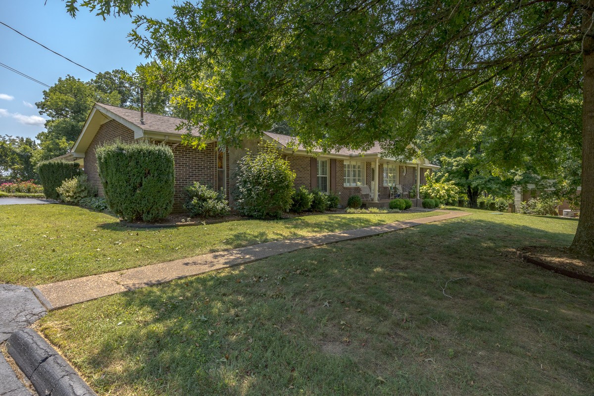 8417 Merrymount Dr