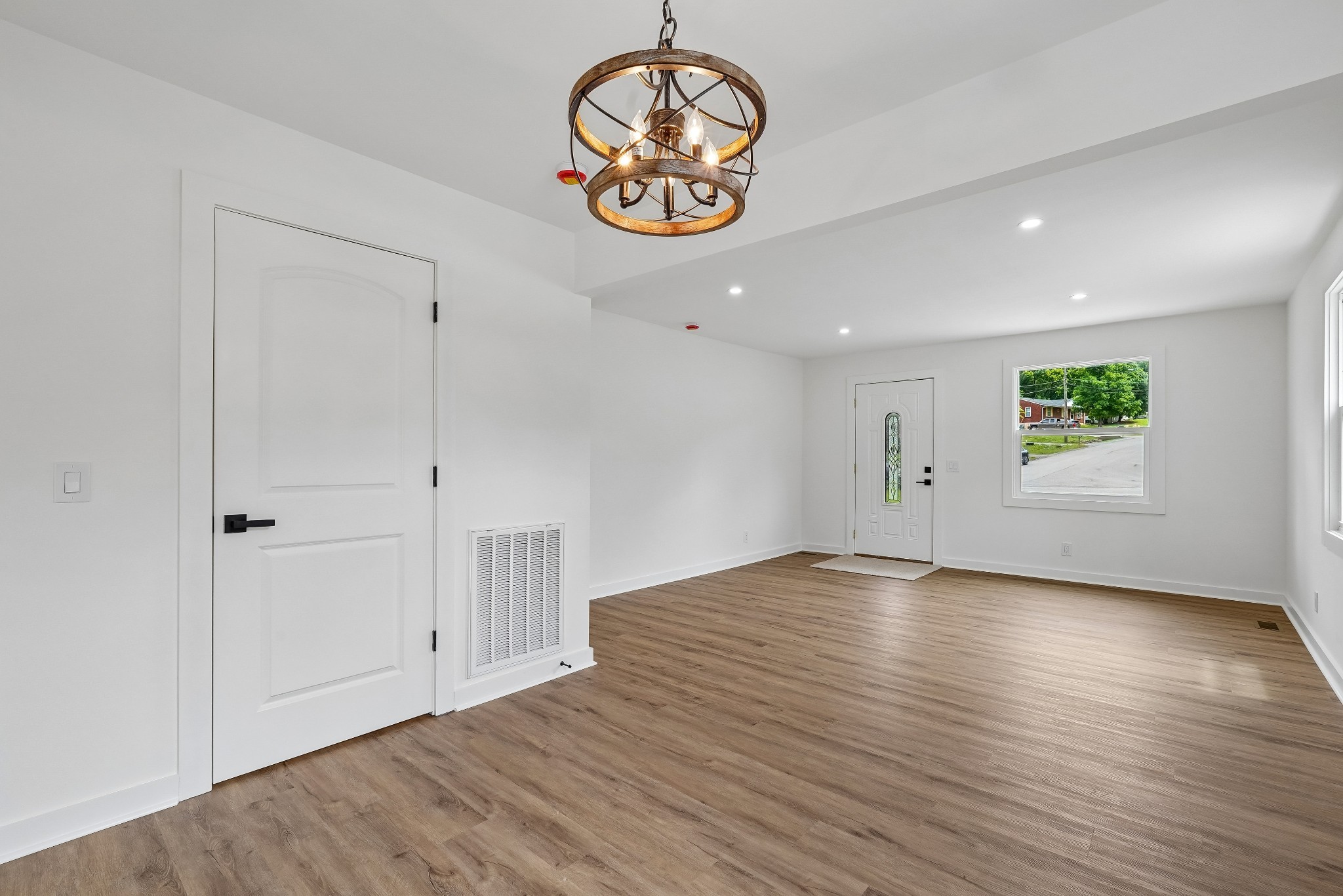 711 Elissa Dr