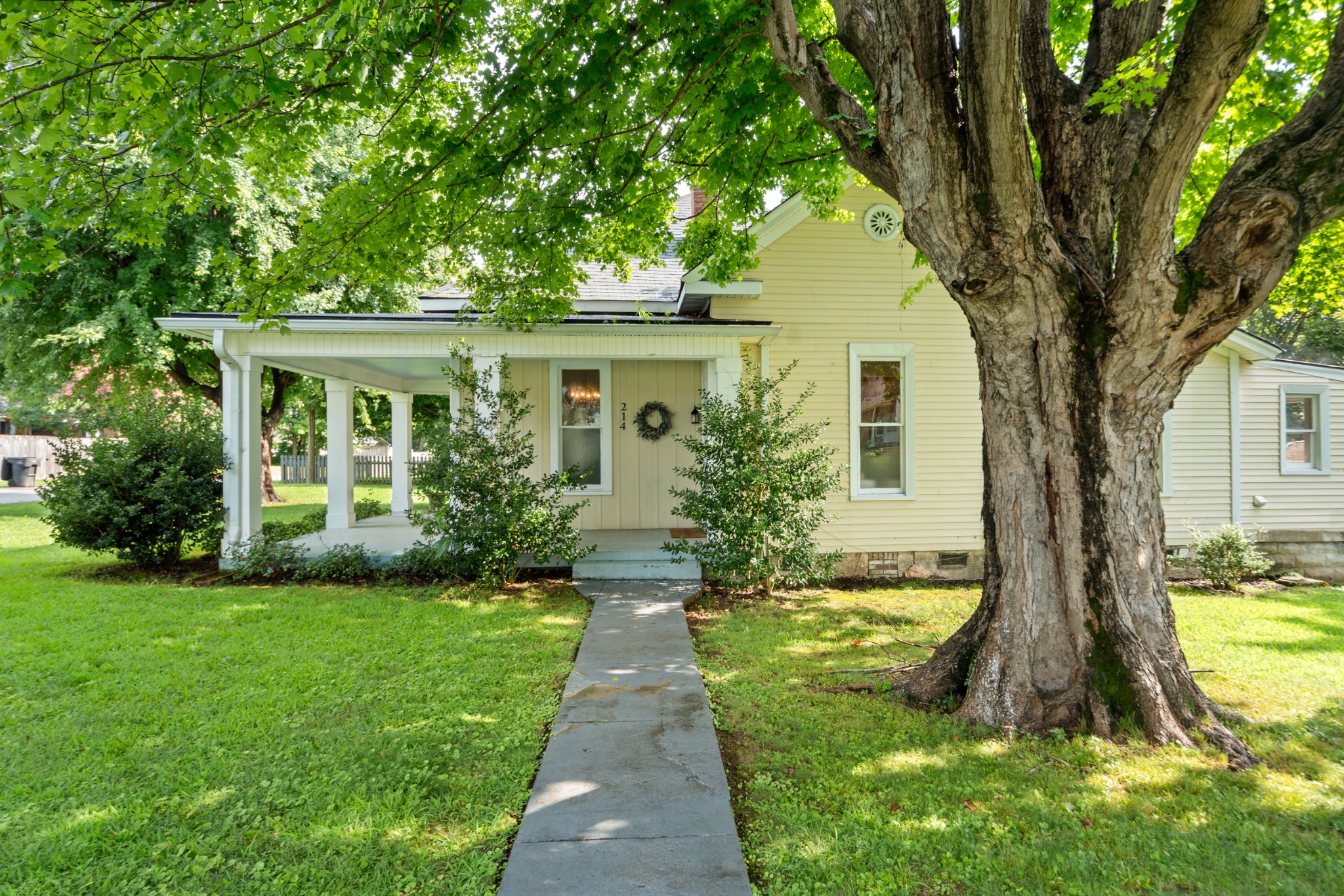 214 2nd Ave