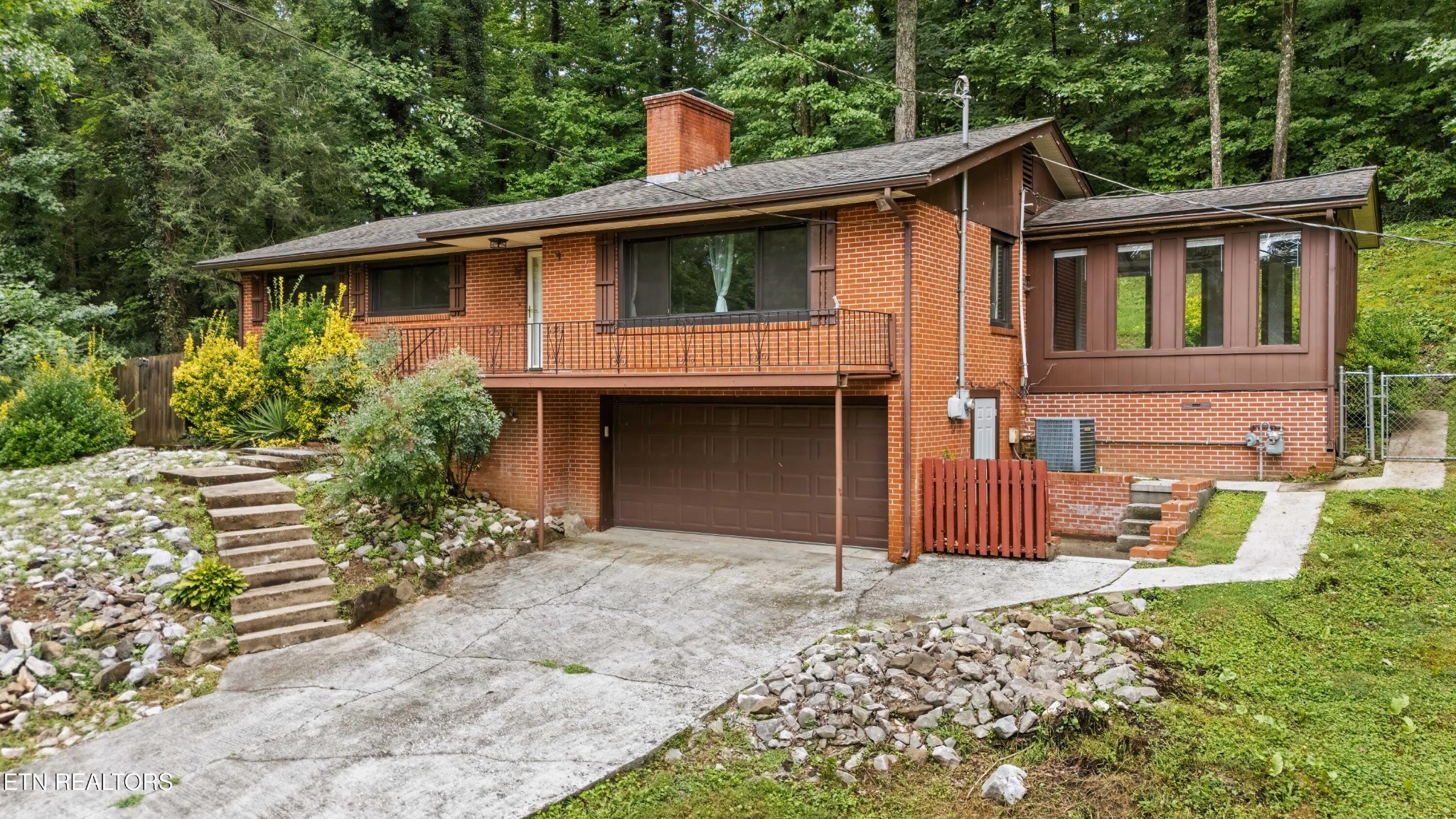 26182528 Shaler Lane