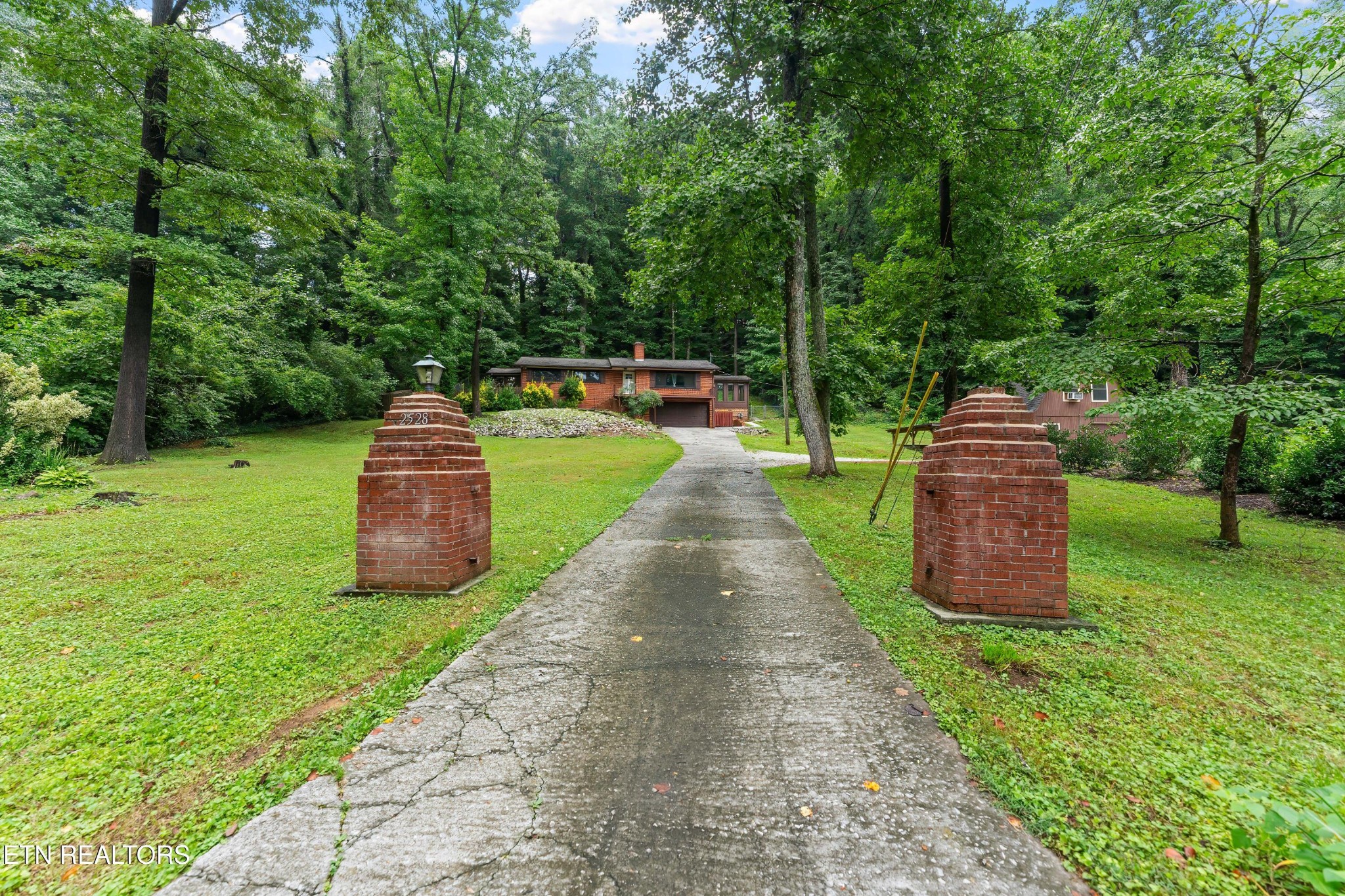 26182528 Shaler Lane