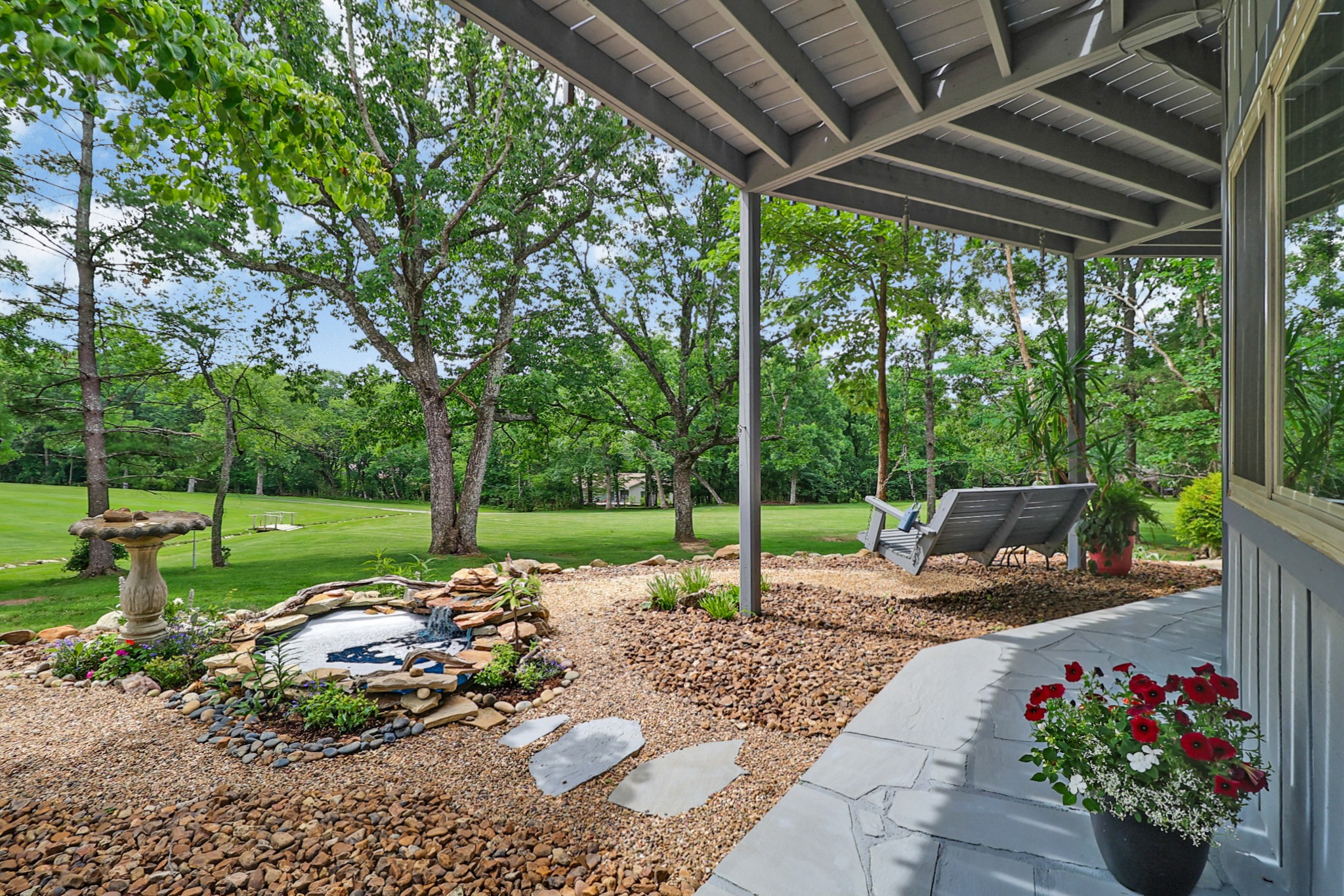 29 Sugarbush Ln