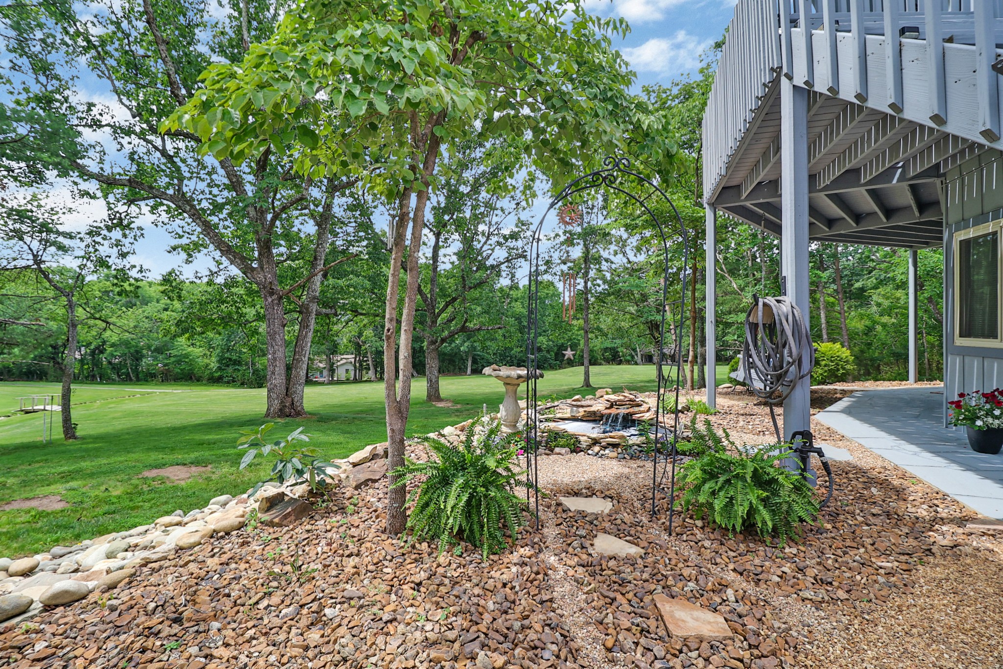 29 Sugarbush Ln