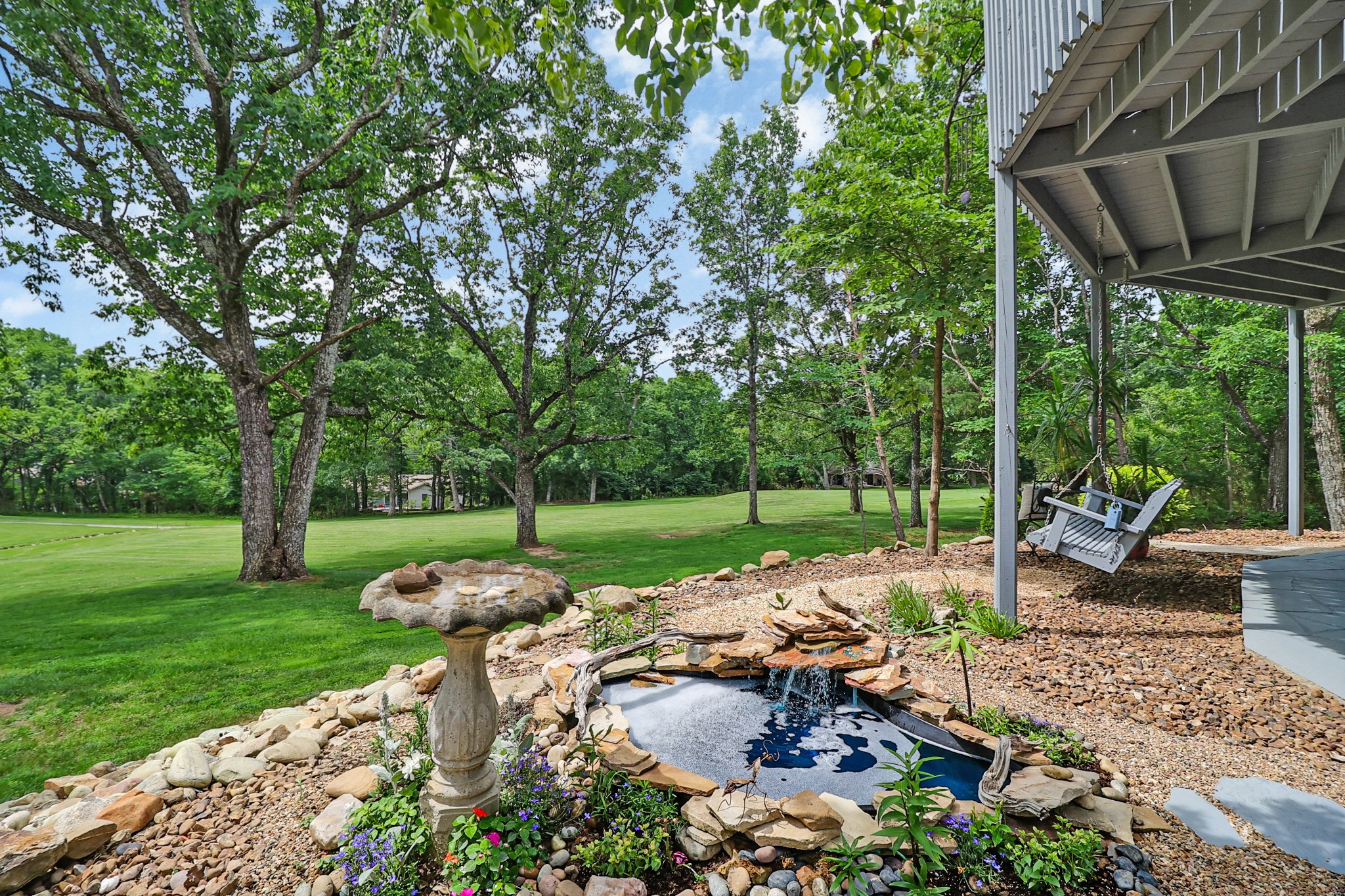 29 Sugarbush Ln