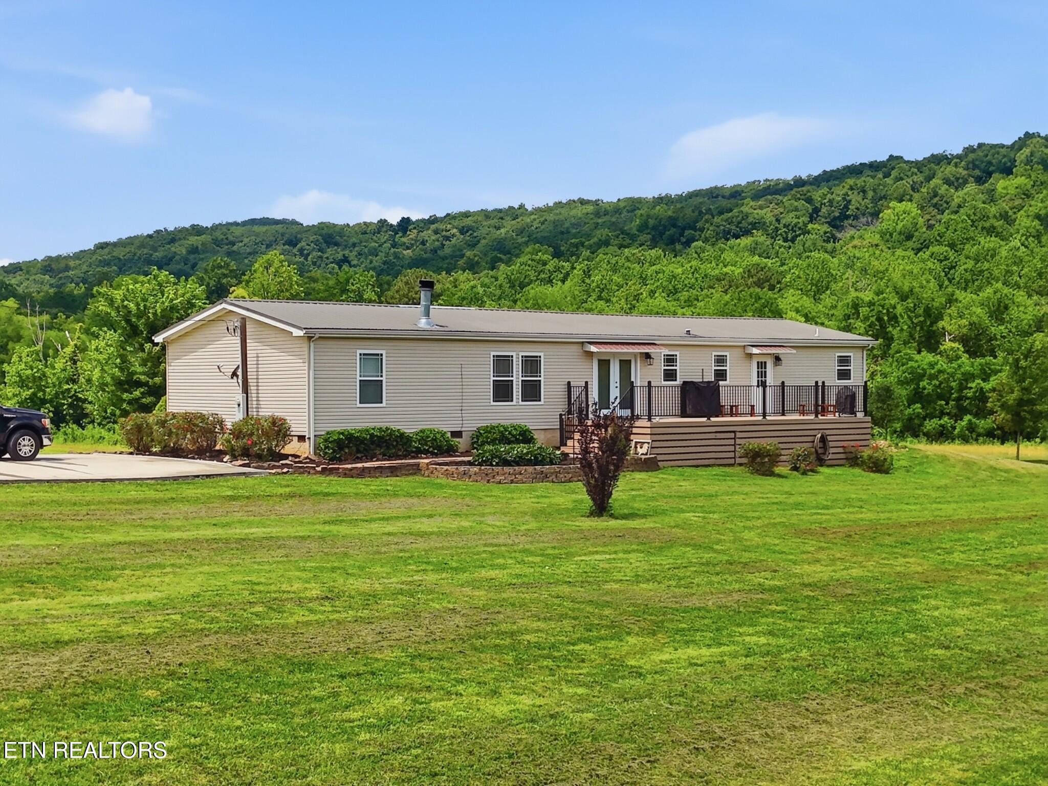 813 Ward Rd