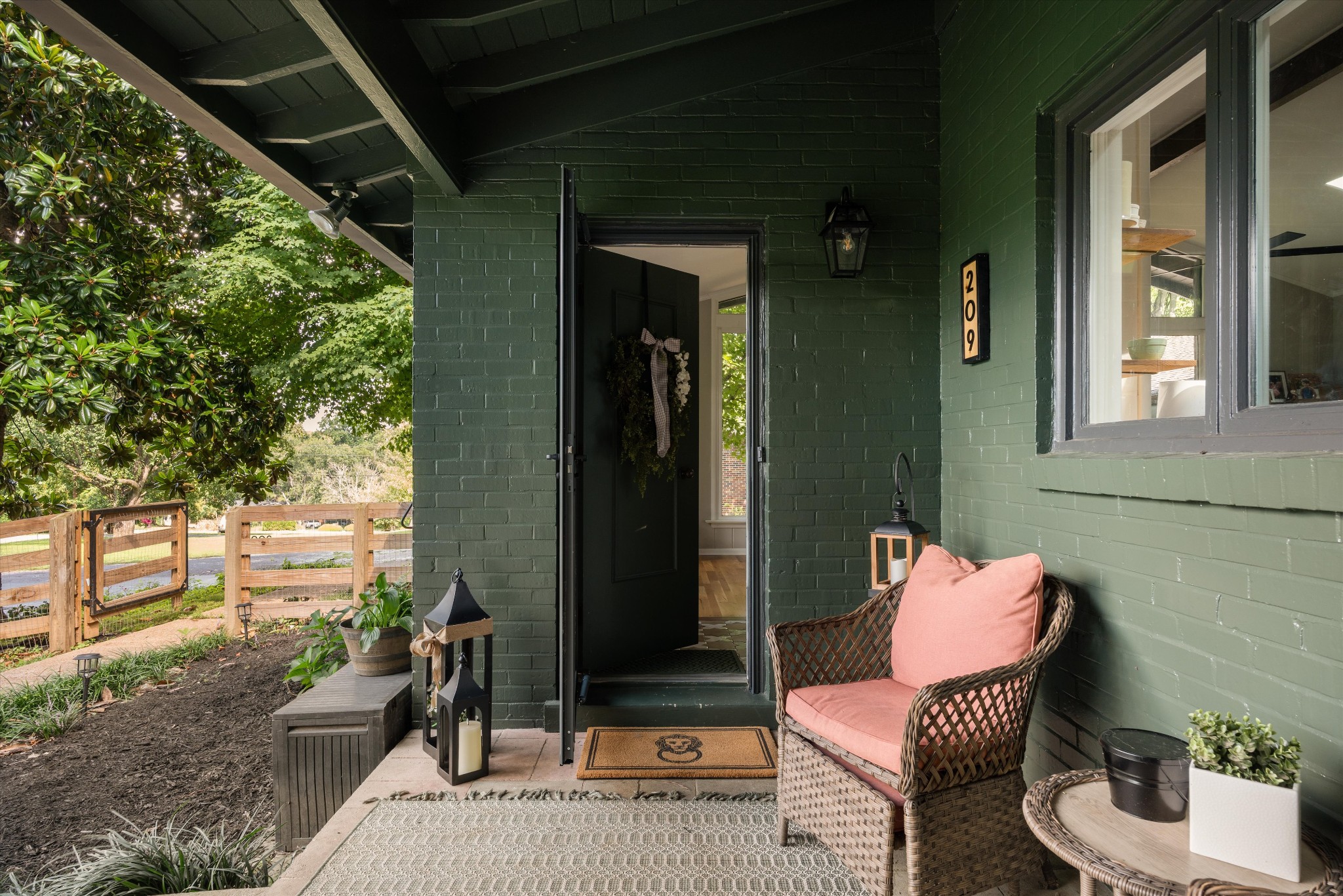 209 Woods Dr
